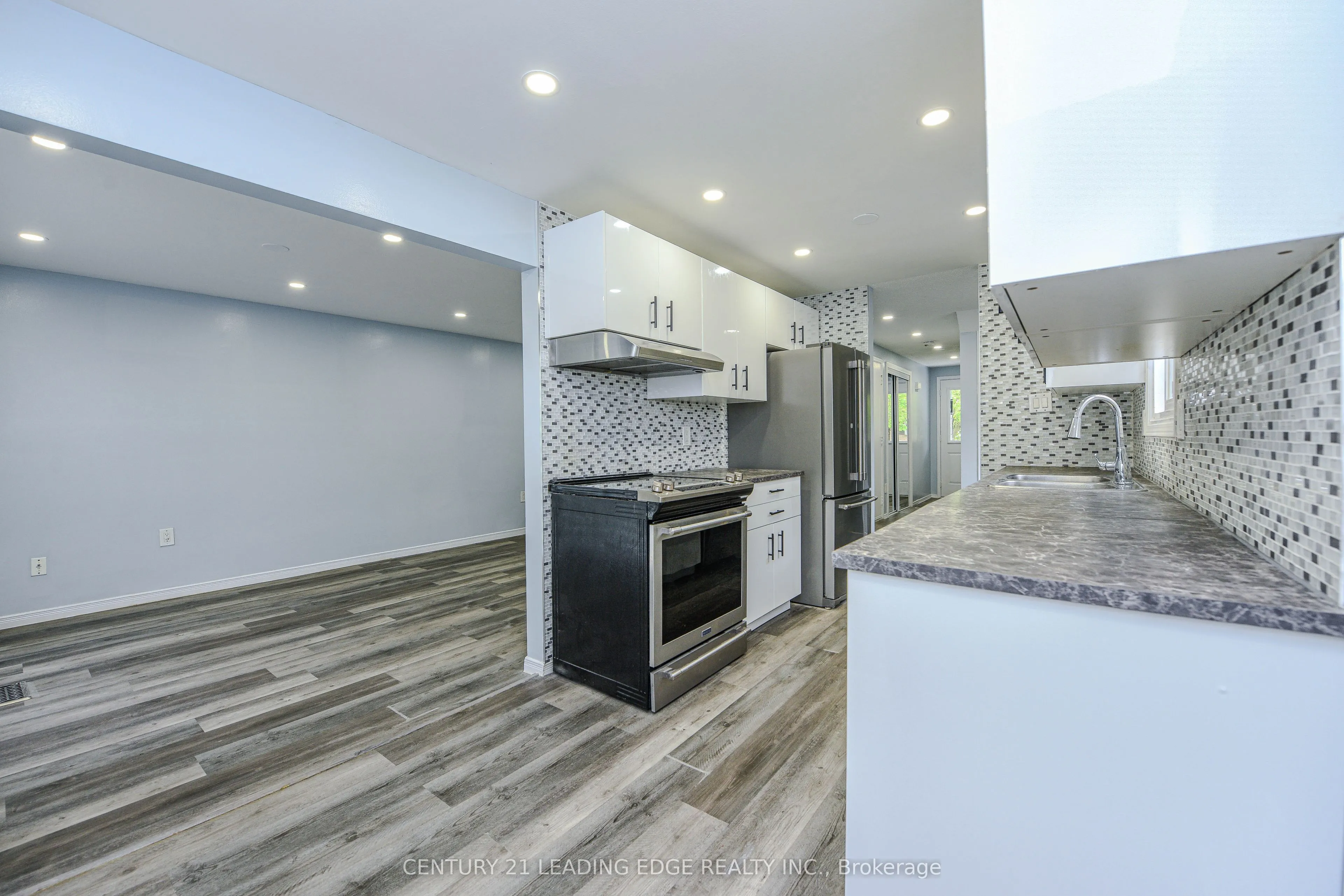 169 Hickling Trail