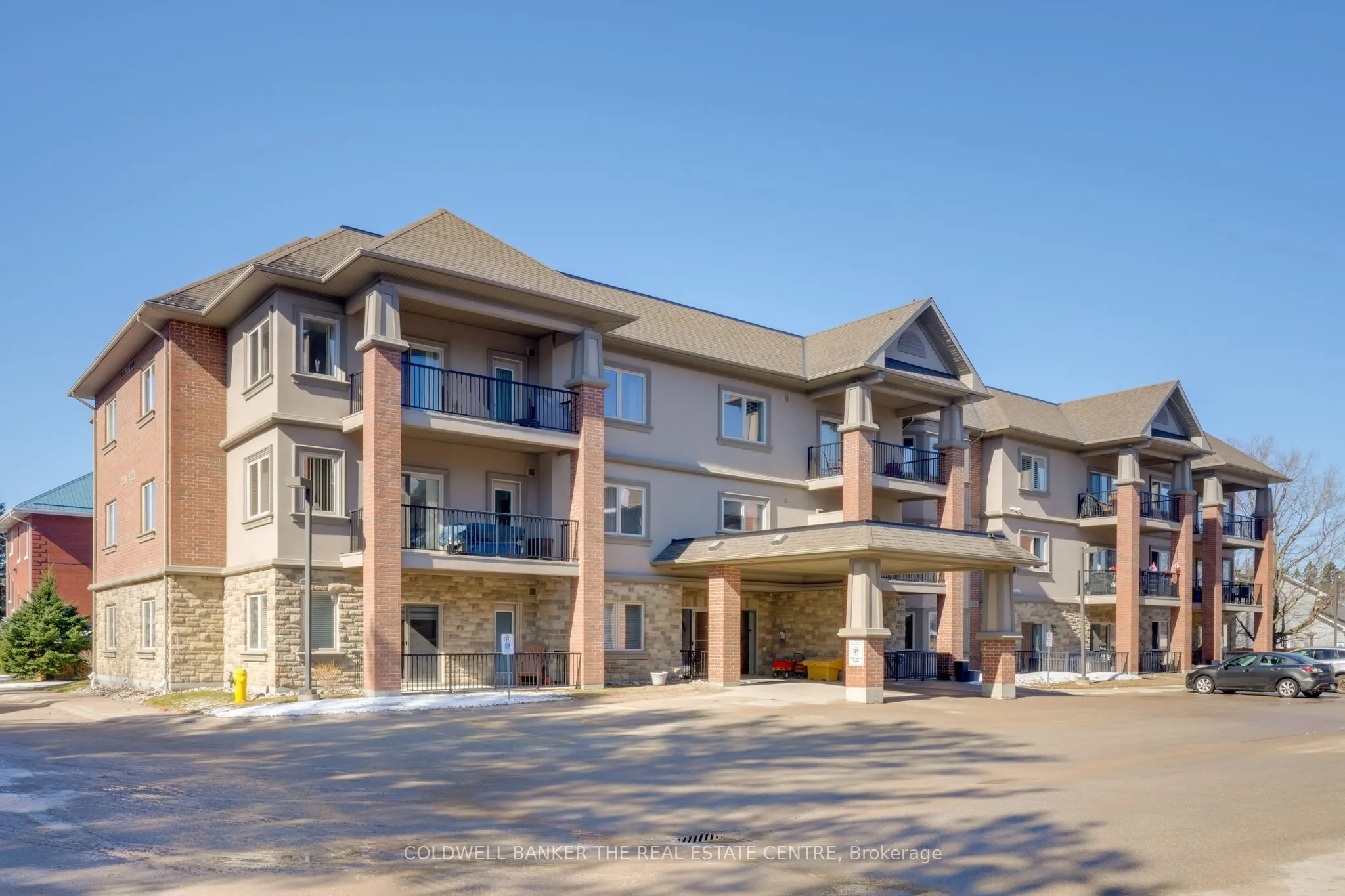 19a Yonge Street N, #305