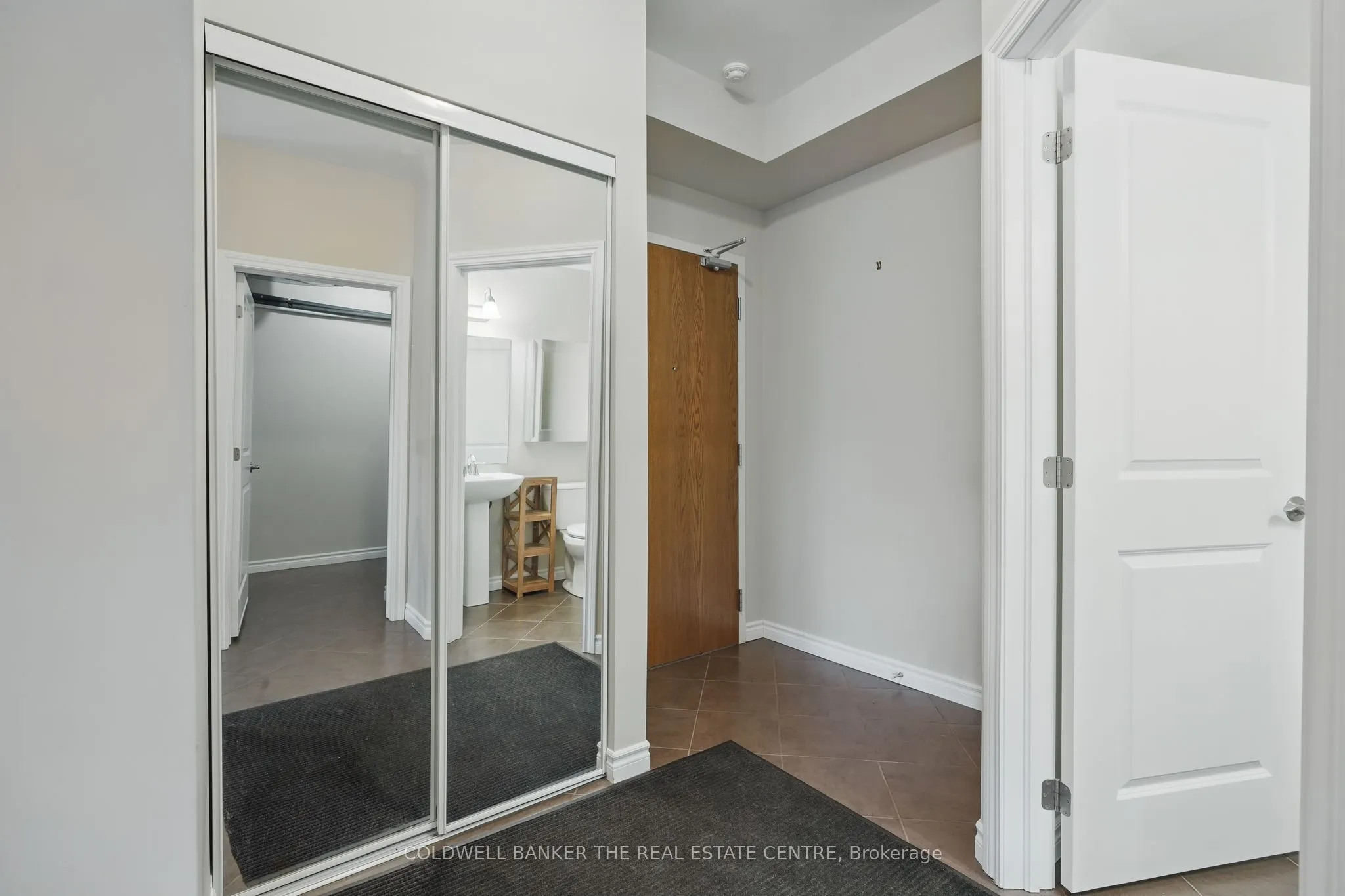 19a Yonge Street N, #305