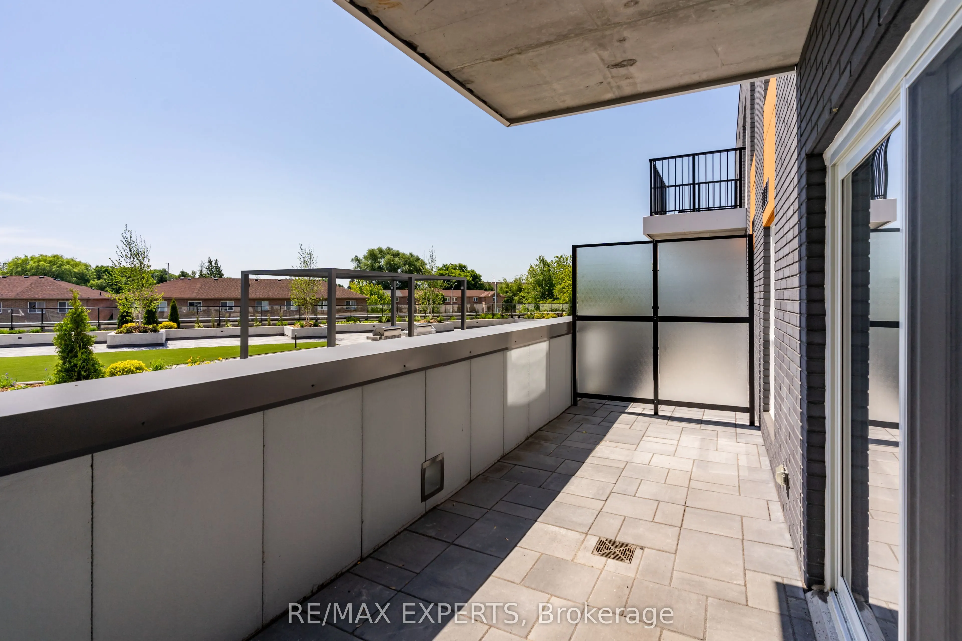 430 Essa Road, #202