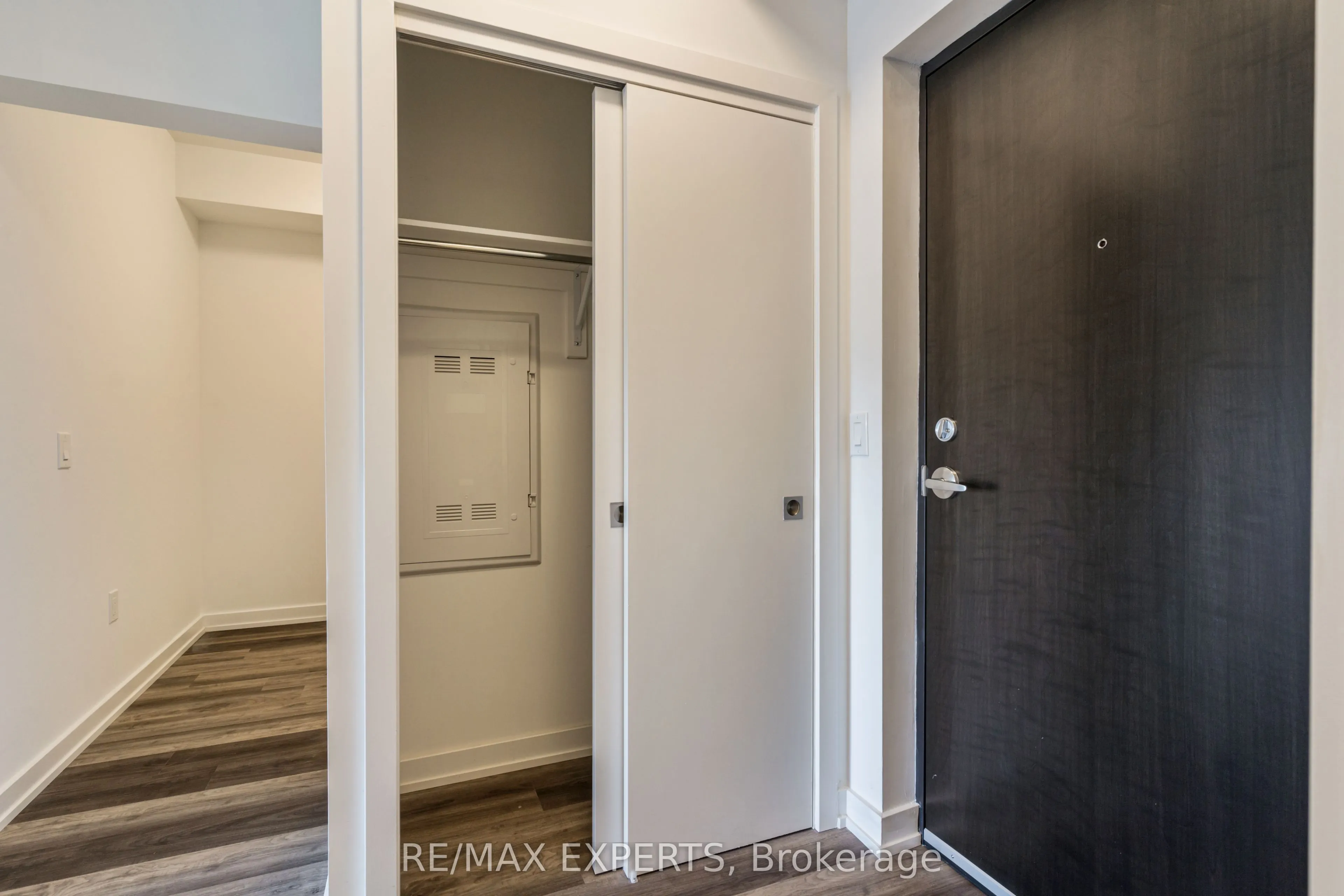 430 Essa Road, #202