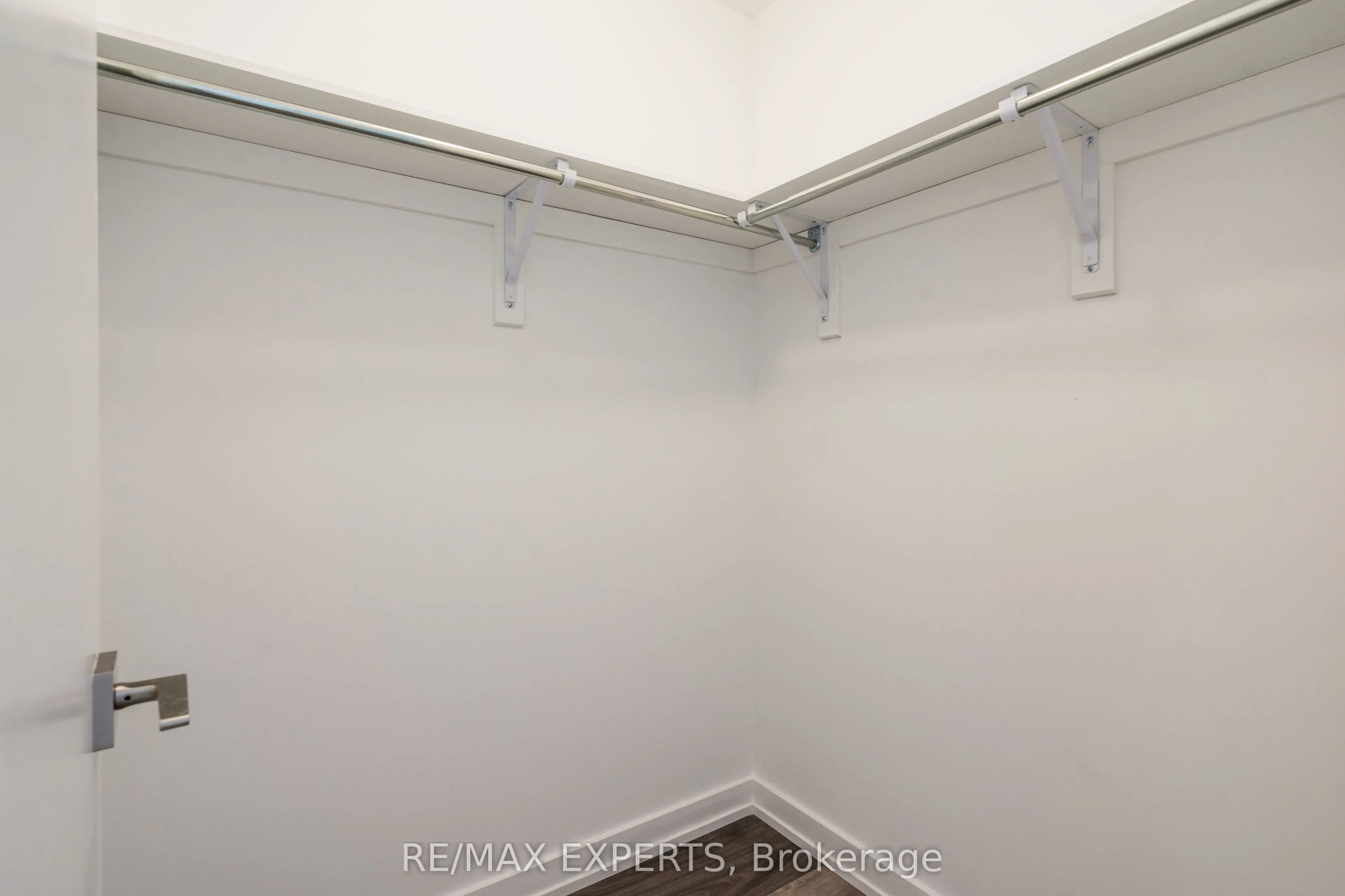 430 Essa Road, #202