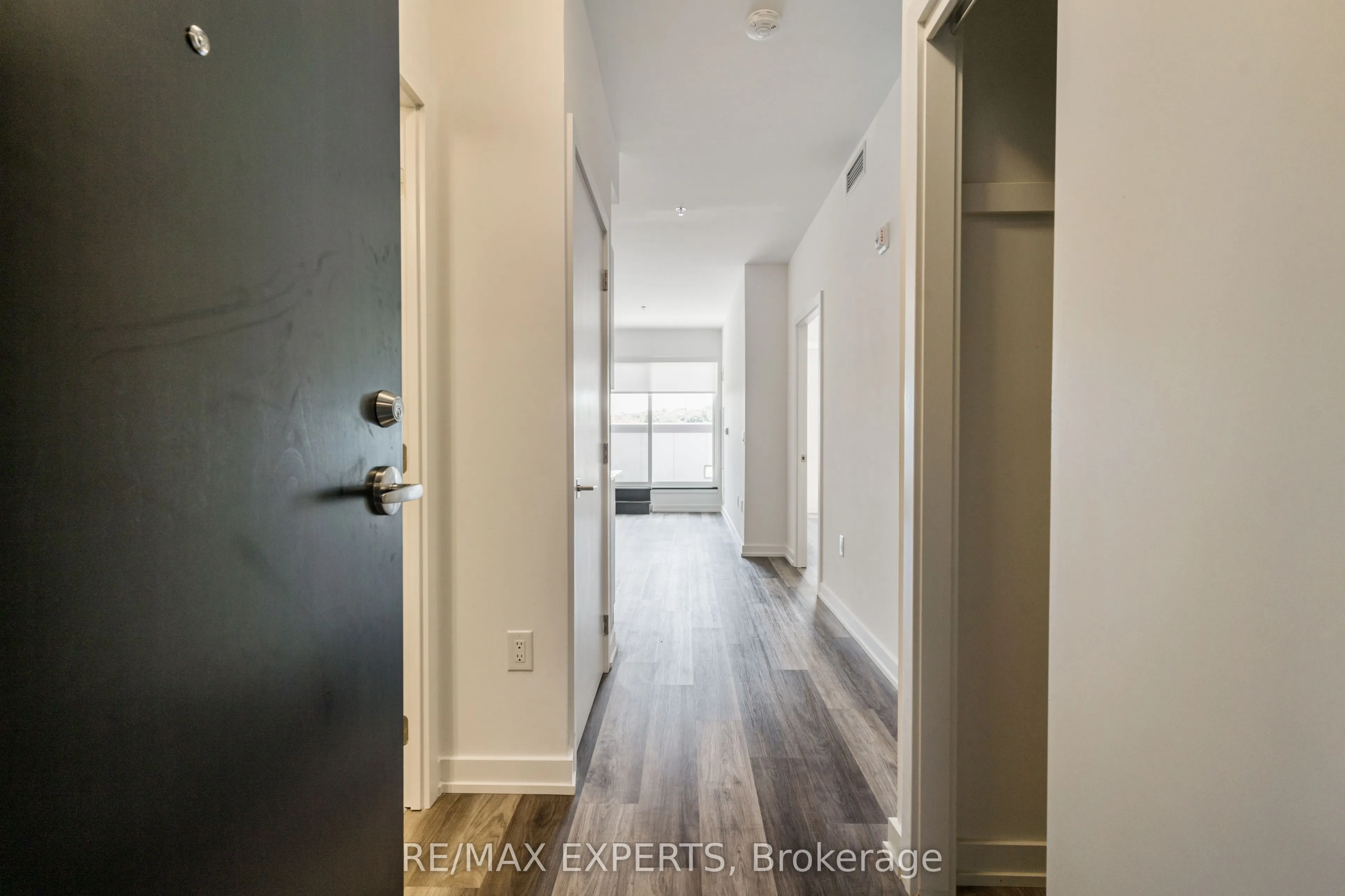 430 Essa Road, #202