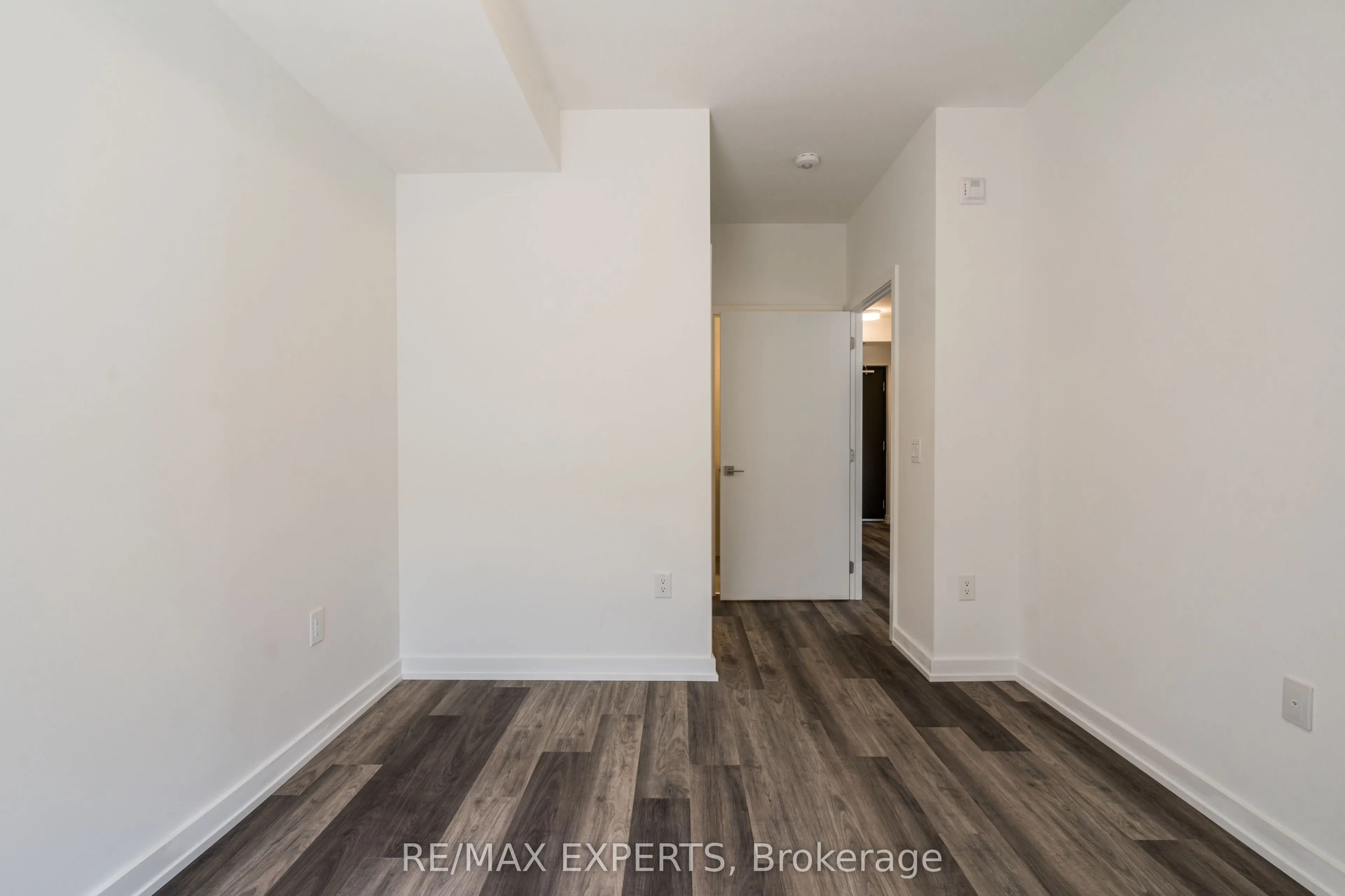 430 Essa Road, #202