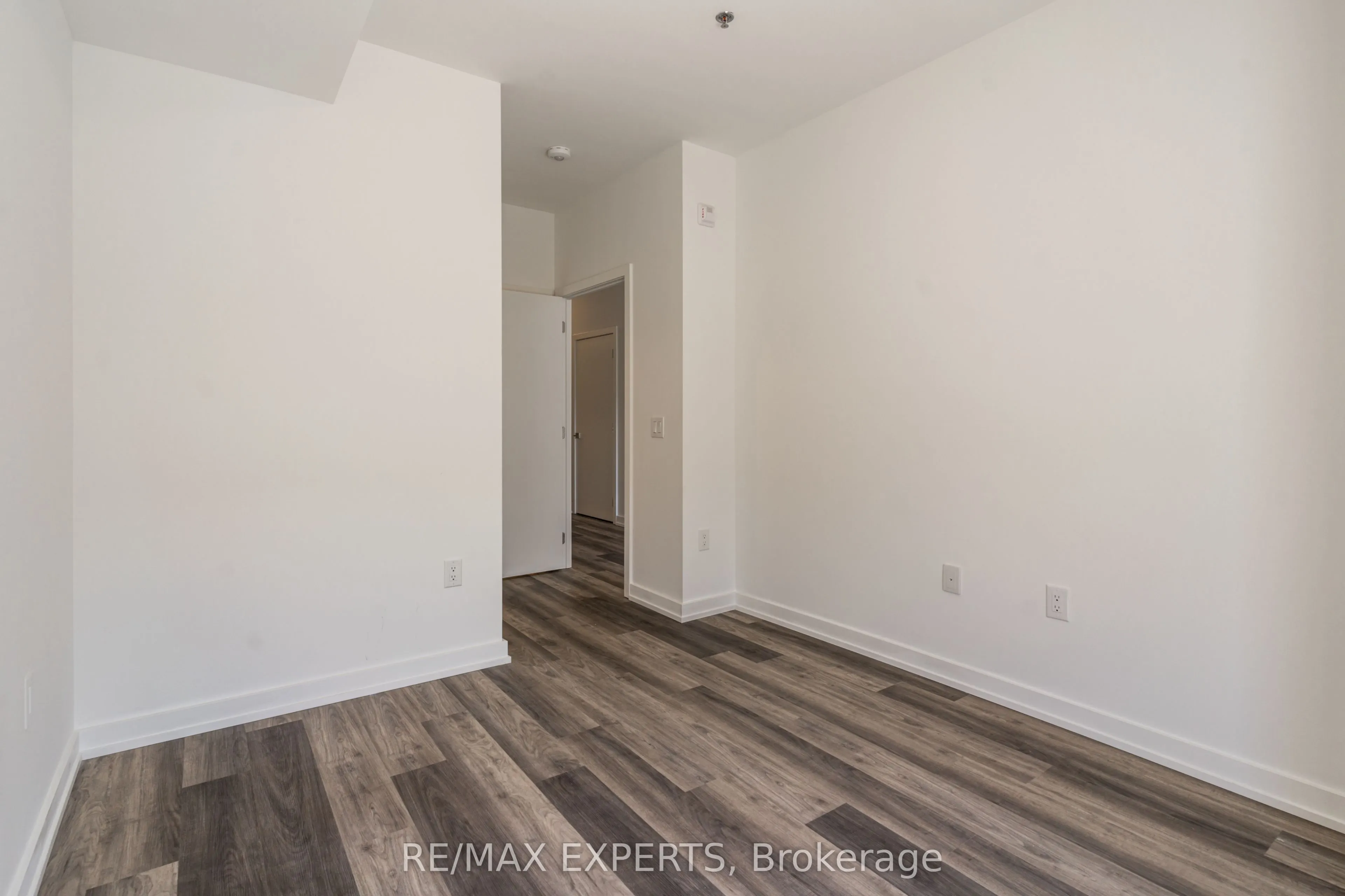 430 Essa Road, #202