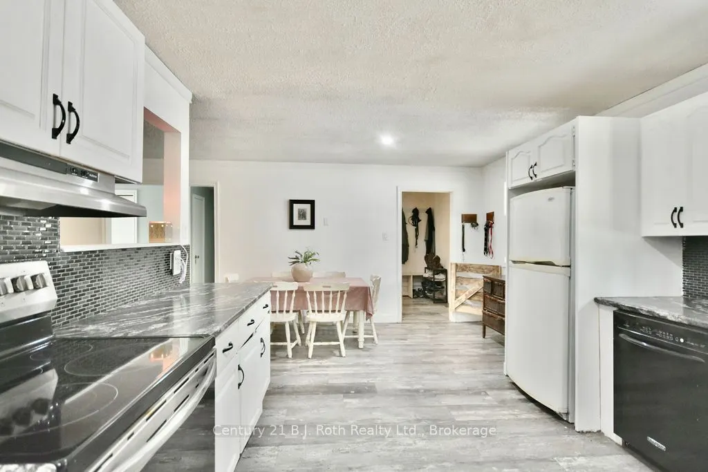 2286 Flos Ten Road E