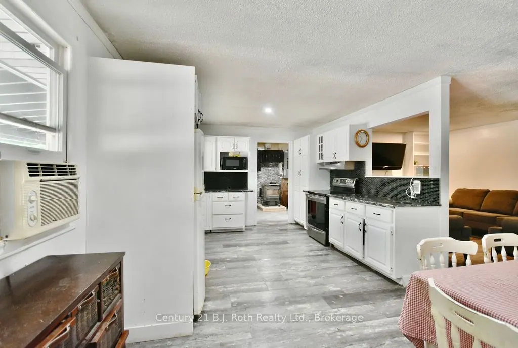 2286 Flos Ten Road E