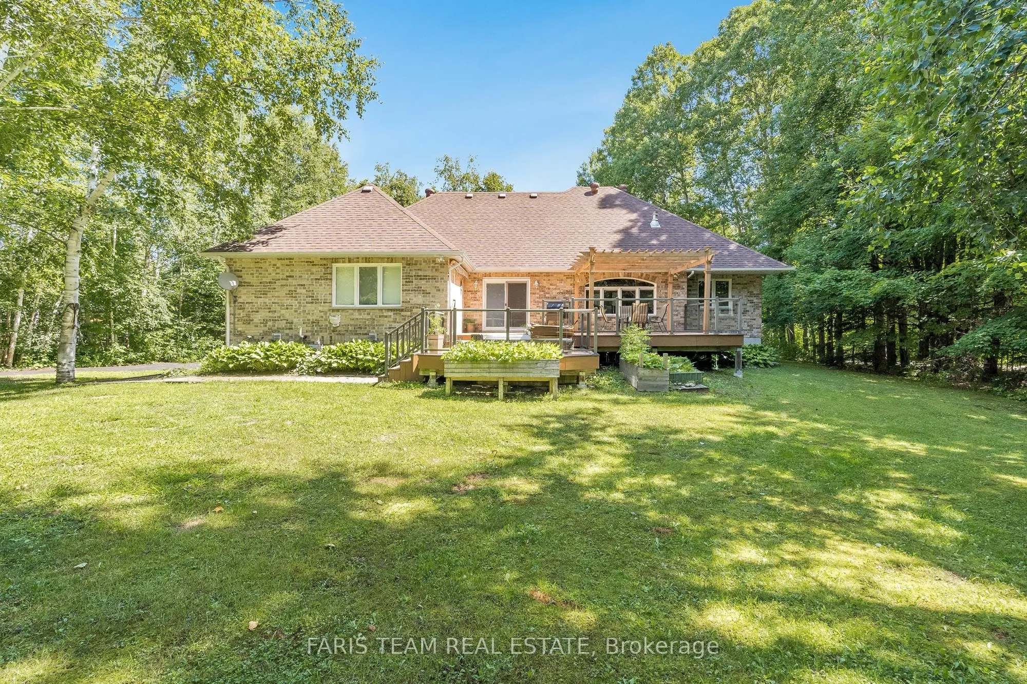 6 Meadowbrook Boulevard