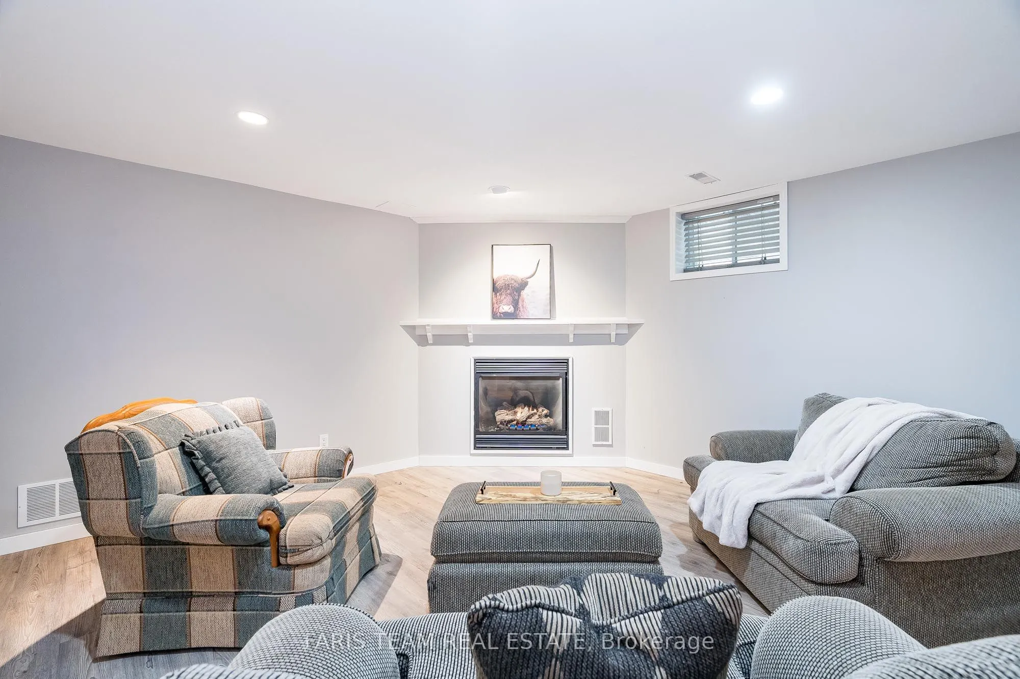 6 Meadowbrook Boulevard