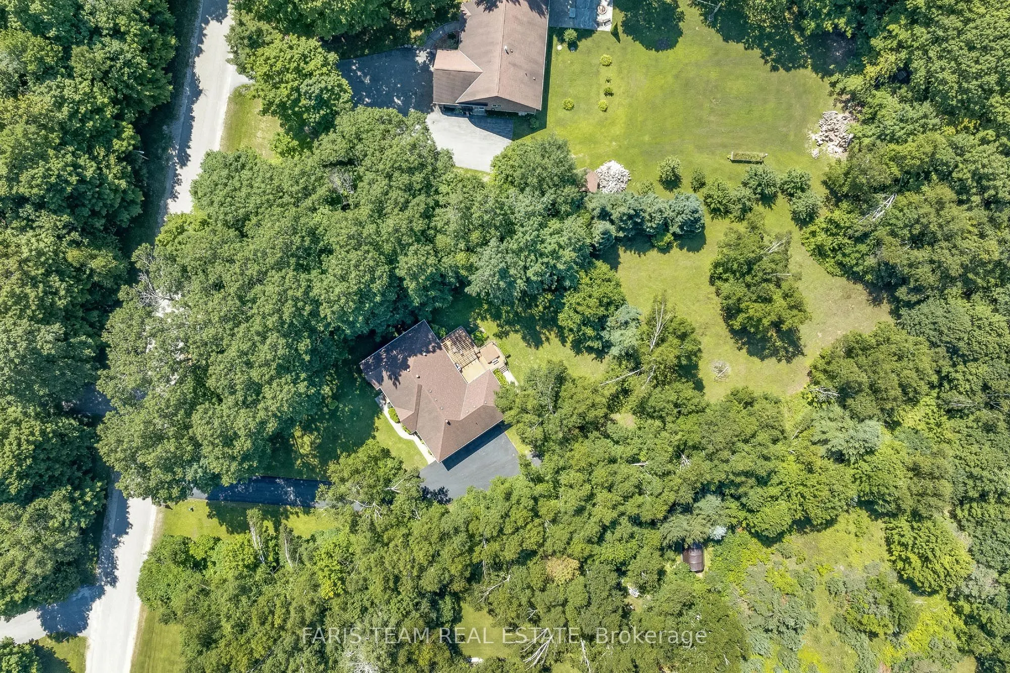 6 Meadowbrook Boulevard