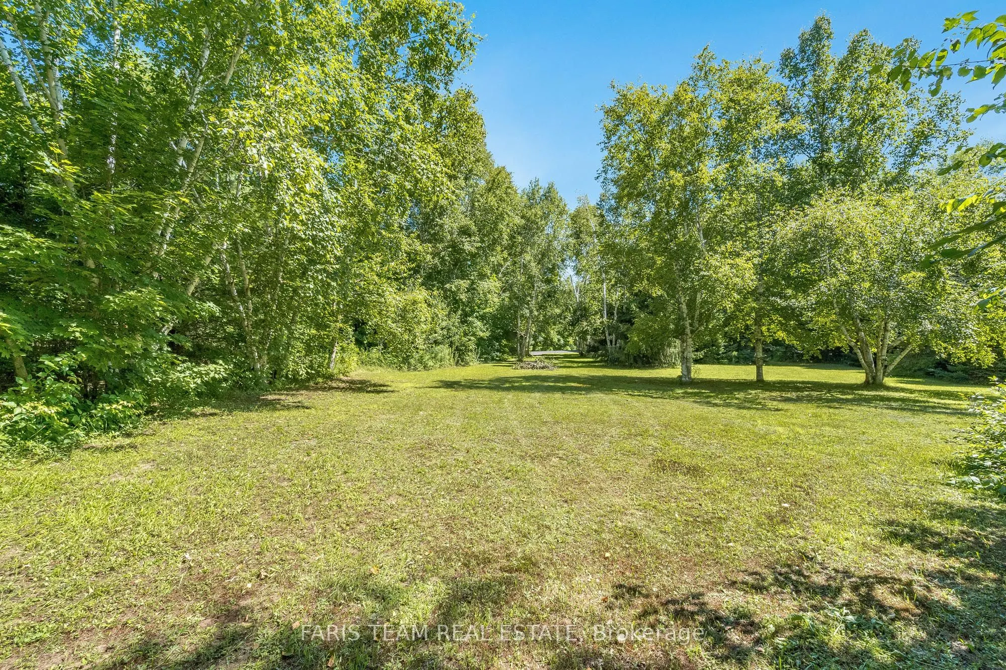 6 Meadowbrook Boulevard