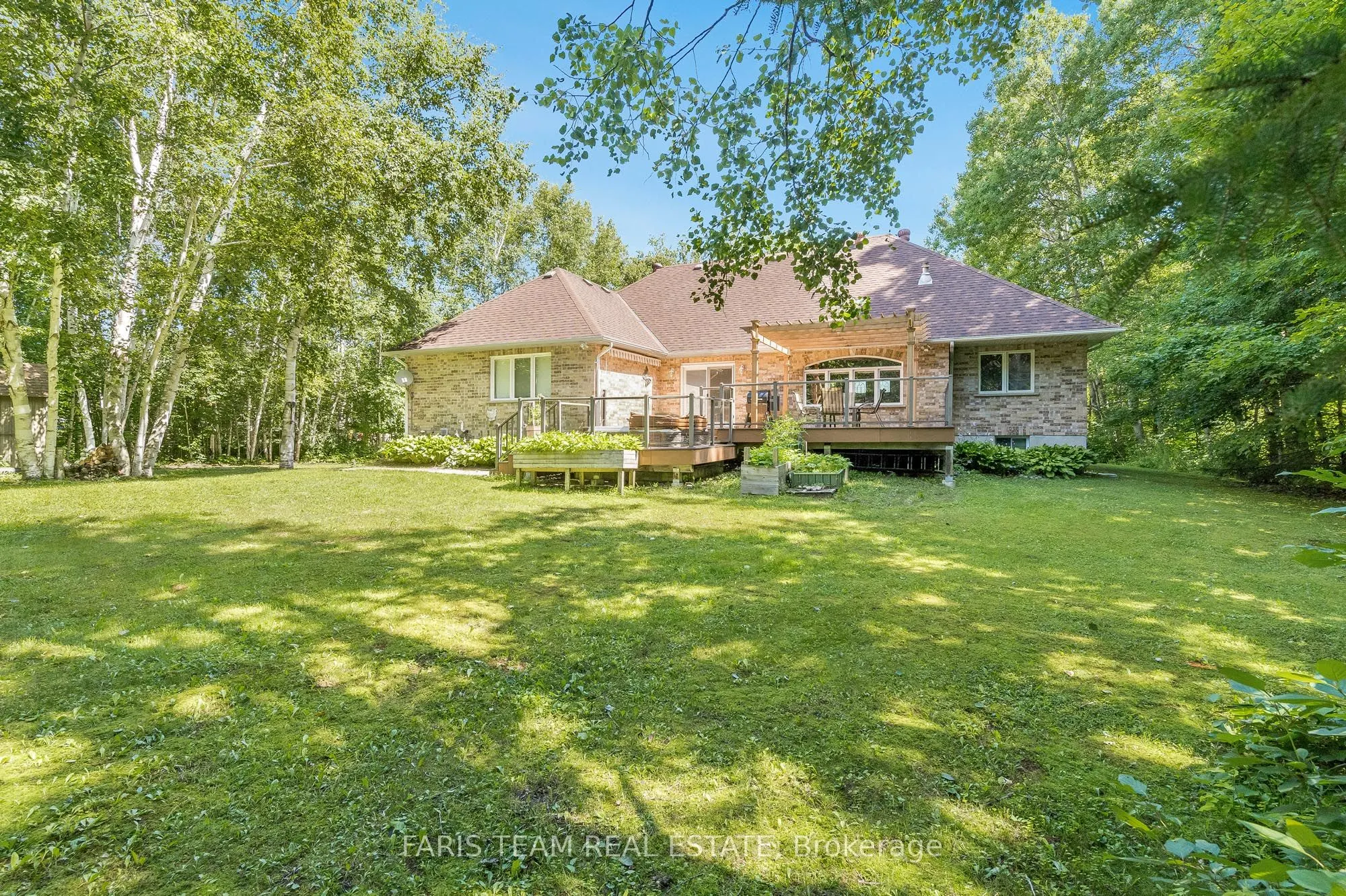 6 Meadowbrook Boulevard