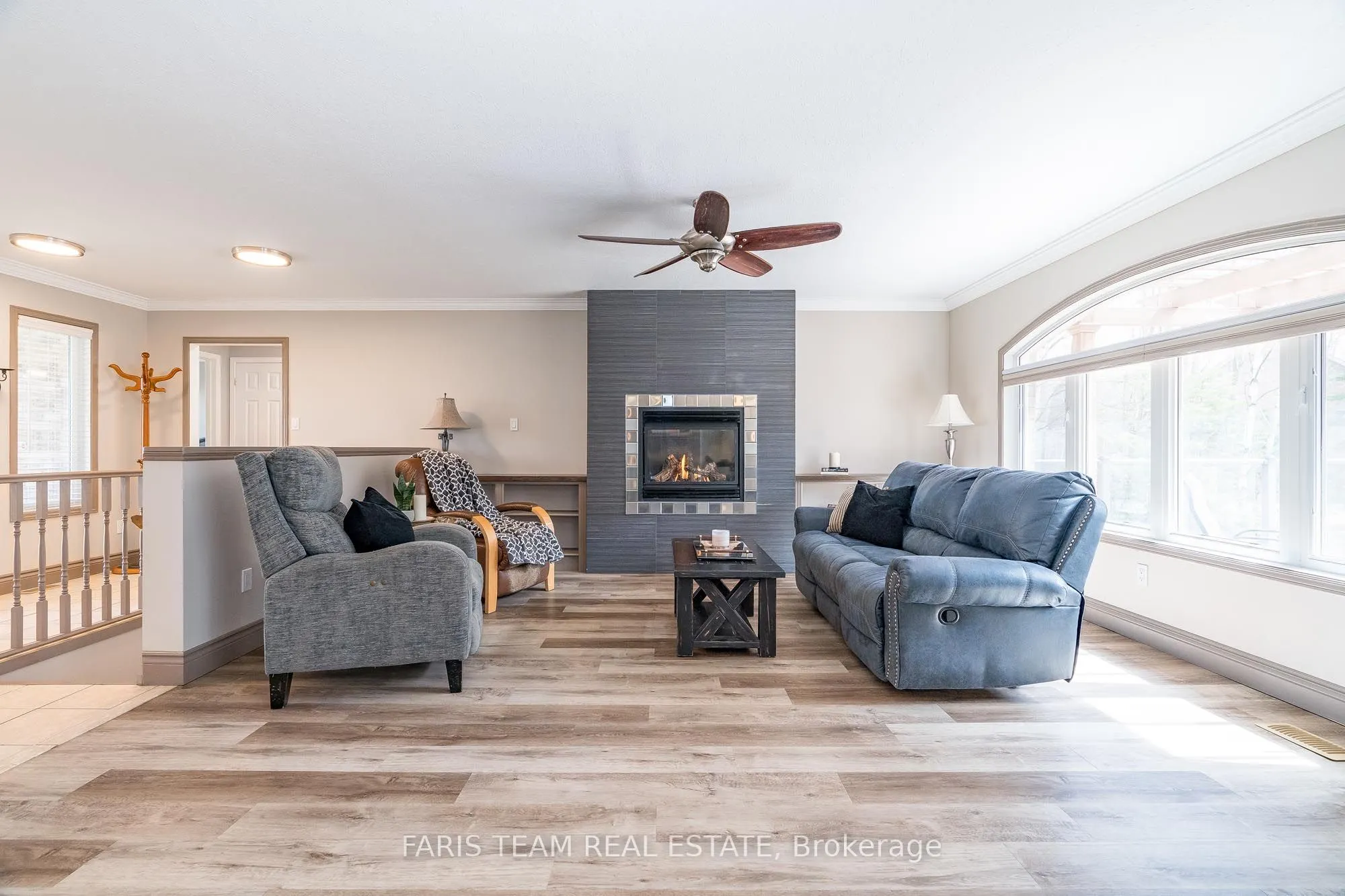 6 Meadowbrook Boulevard