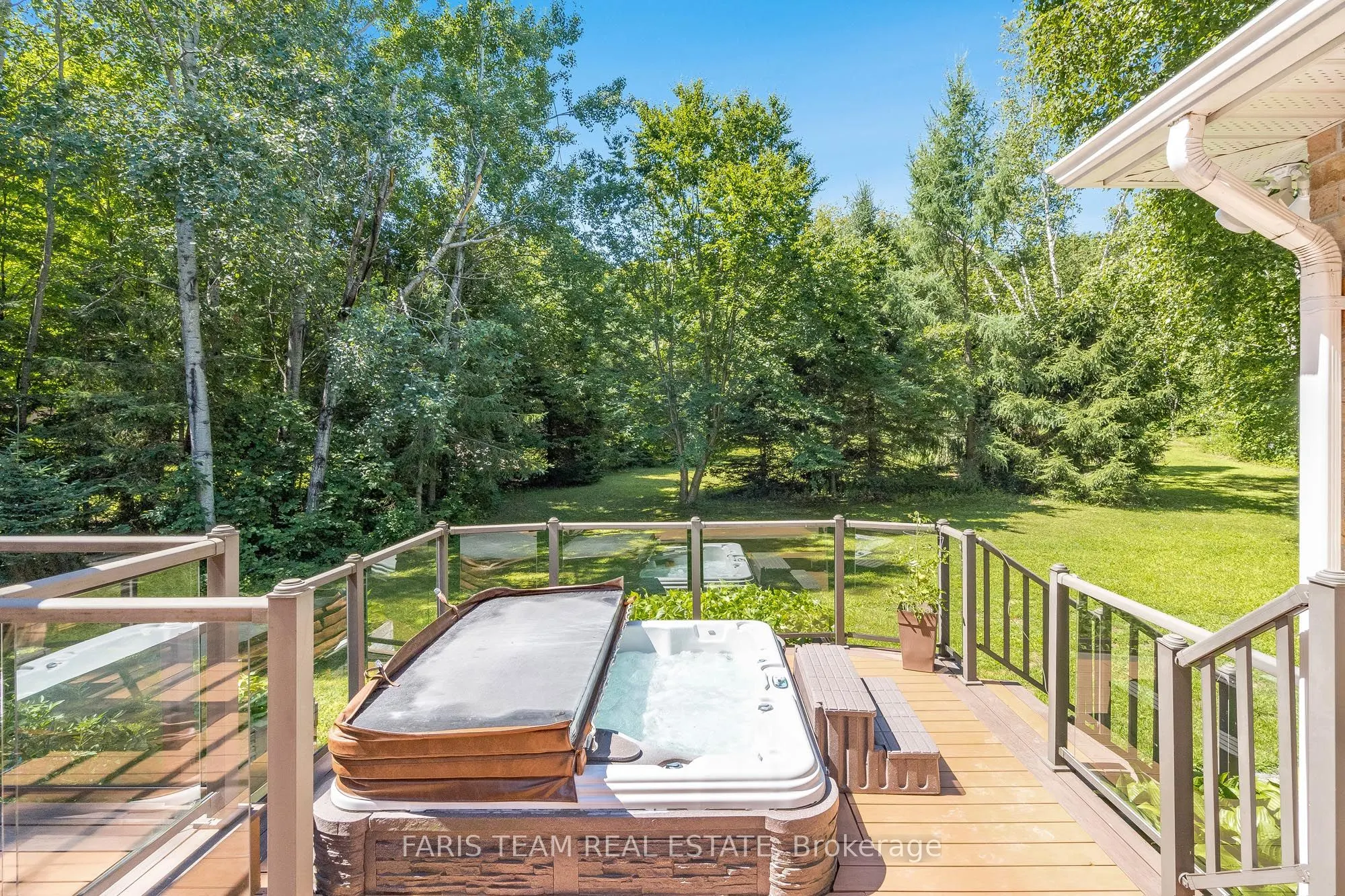 6 Meadowbrook Boulevard
