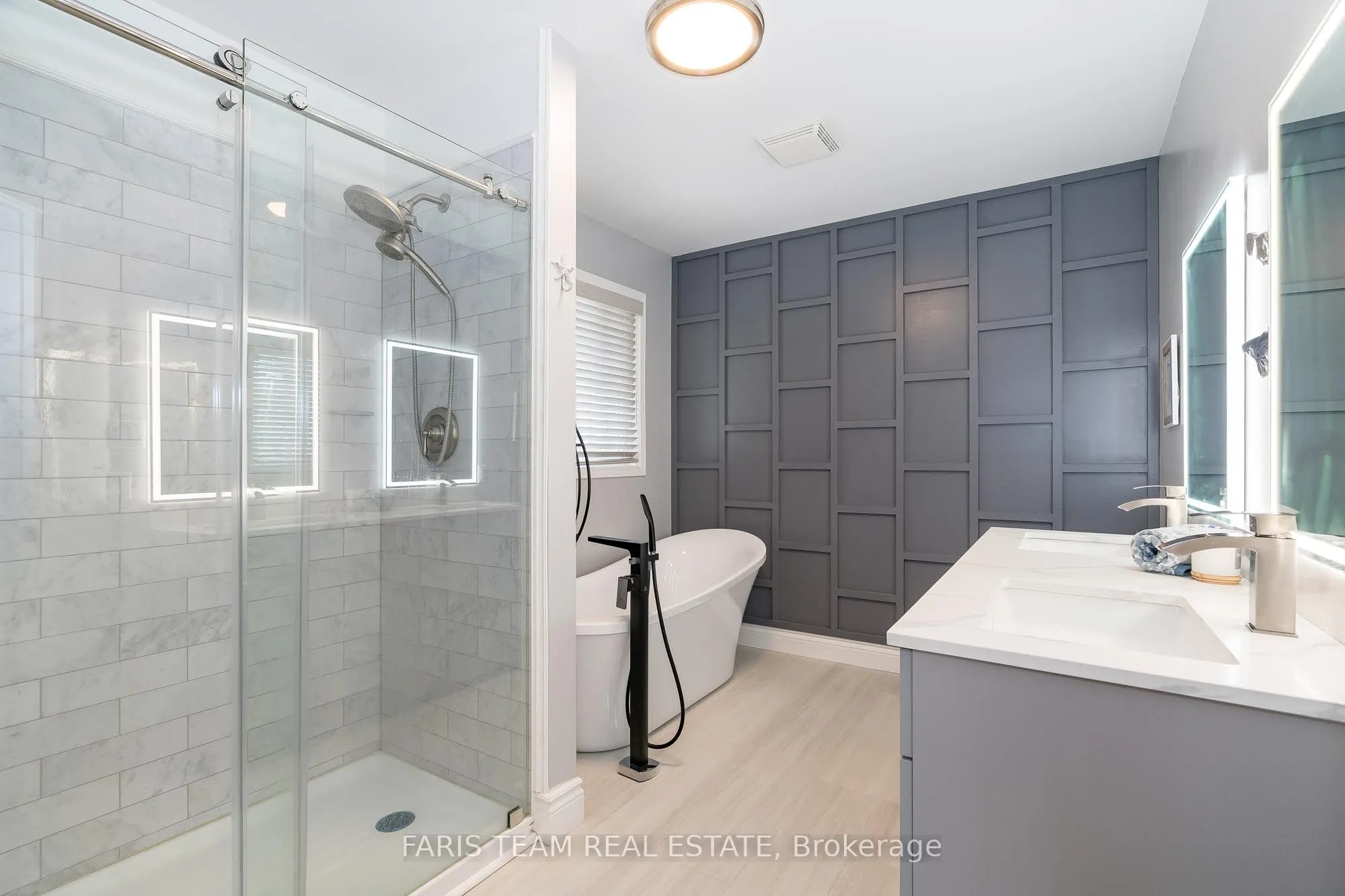 6 Meadowbrook Boulevard