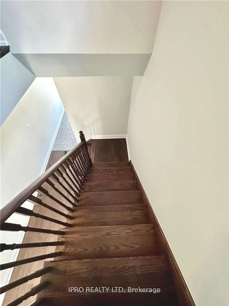 30 Periwinkle Road W