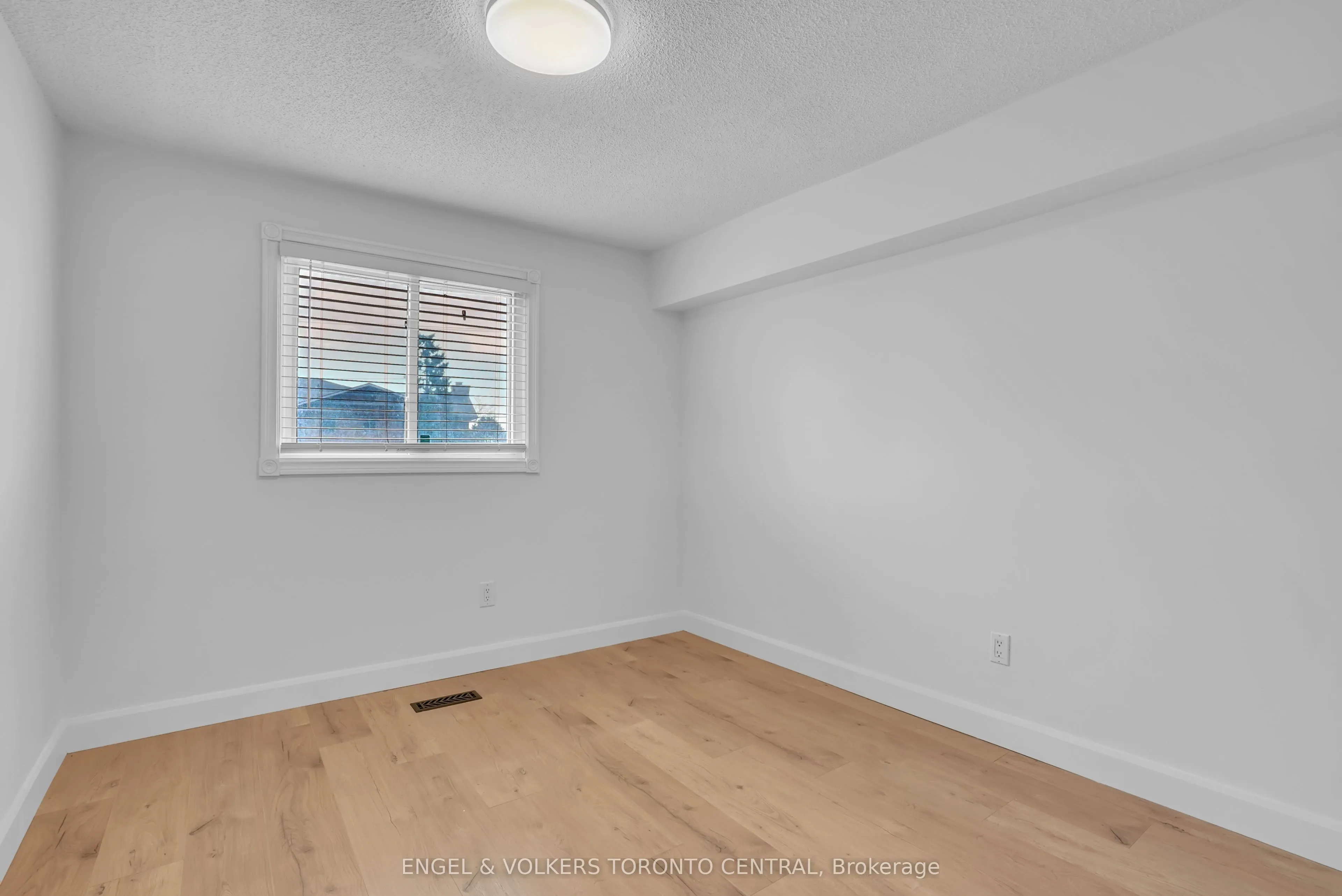192 Edgehill Drive