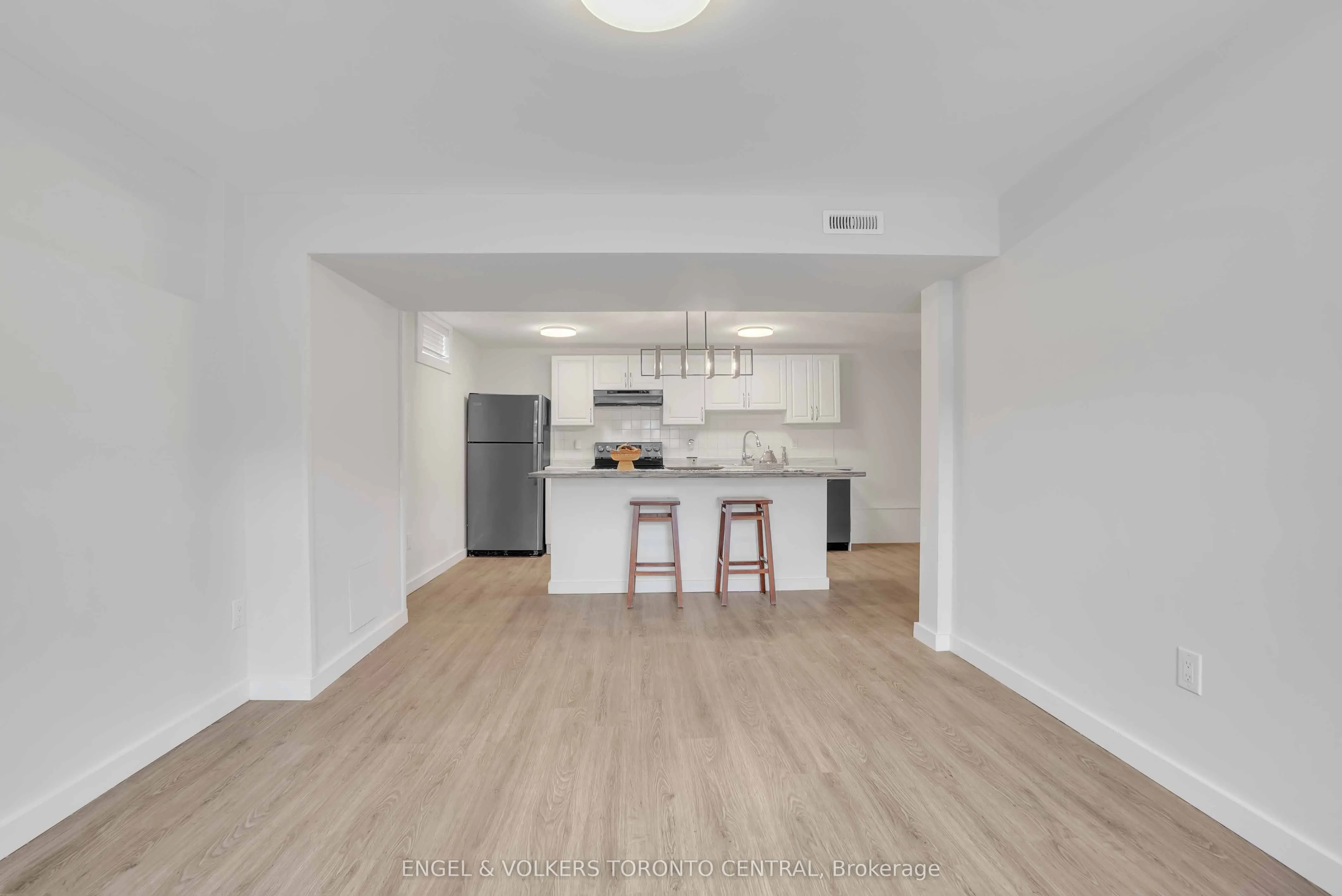 192 Edgehill Drive