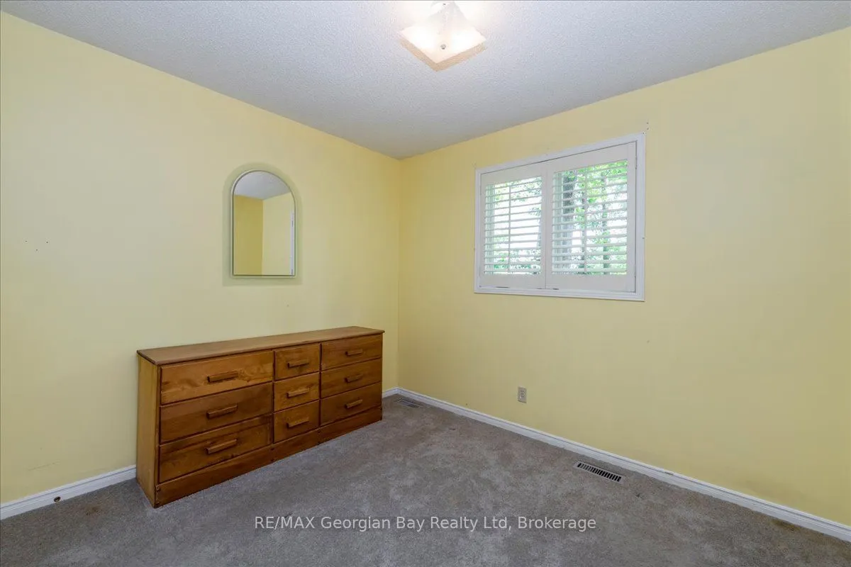 31 Lakeview Crescent