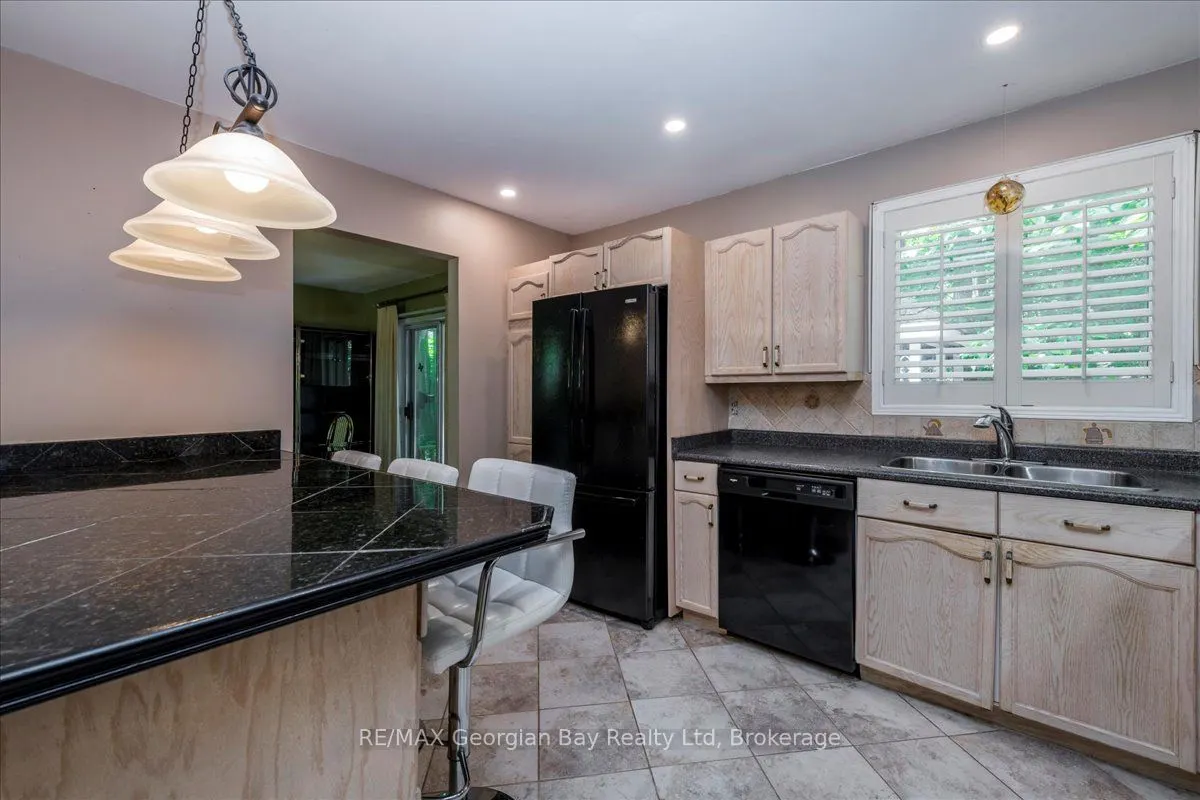 31 Lakeview Crescent