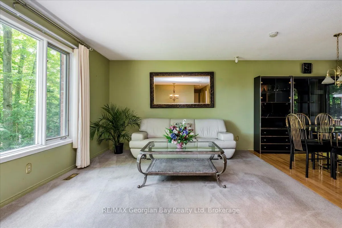 31 Lakeview Crescent