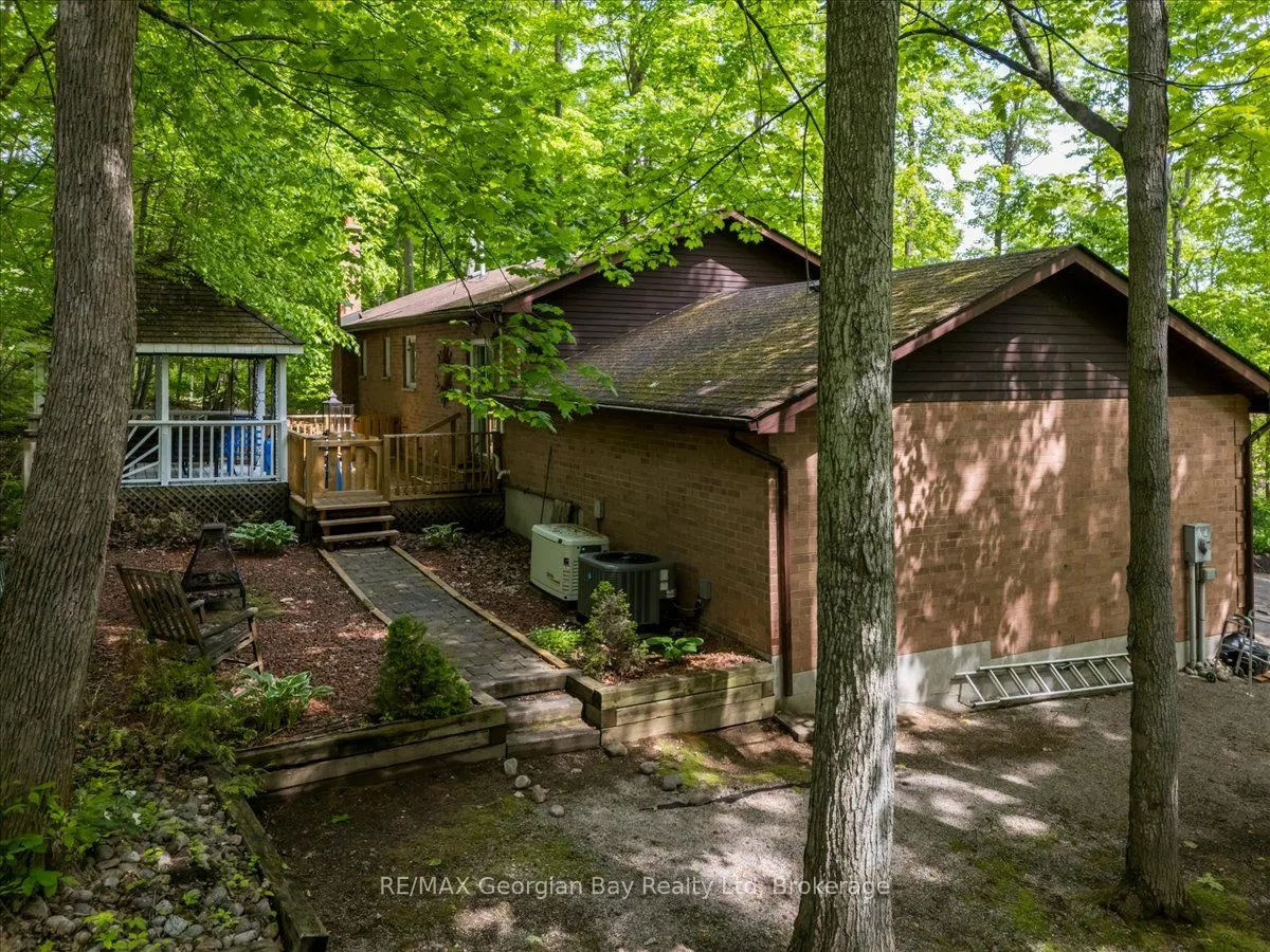 31 Lakeview Crescent