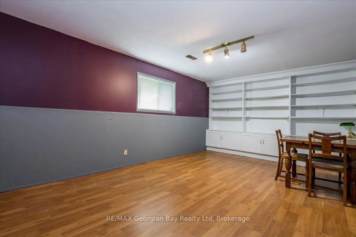 31 Lakeview Crescent