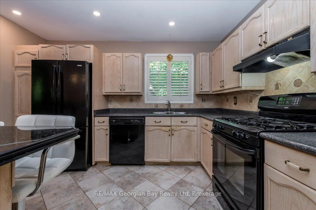 31 Lakeview Crescent
