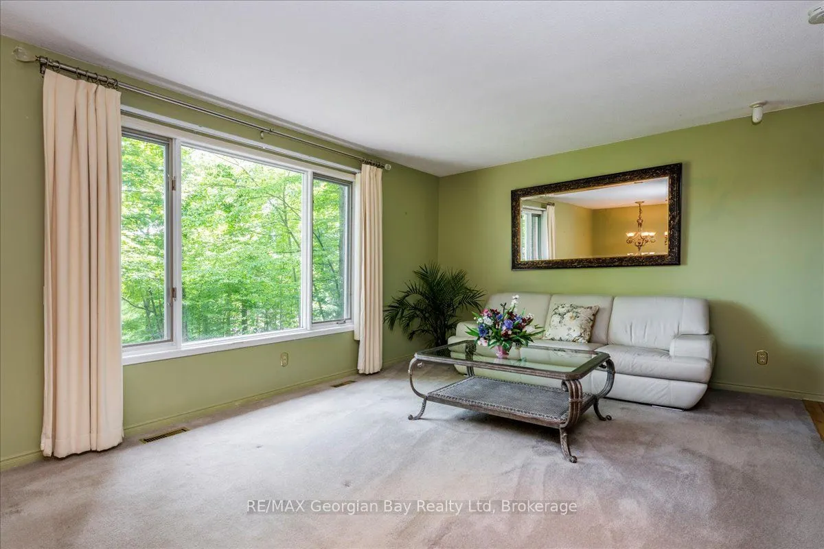 31 Lakeview Crescent