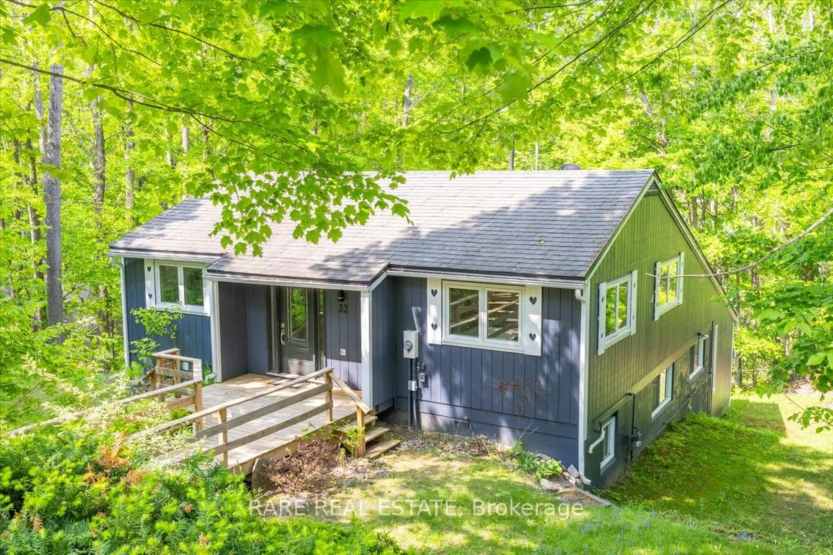 32 Oneida Avenue
