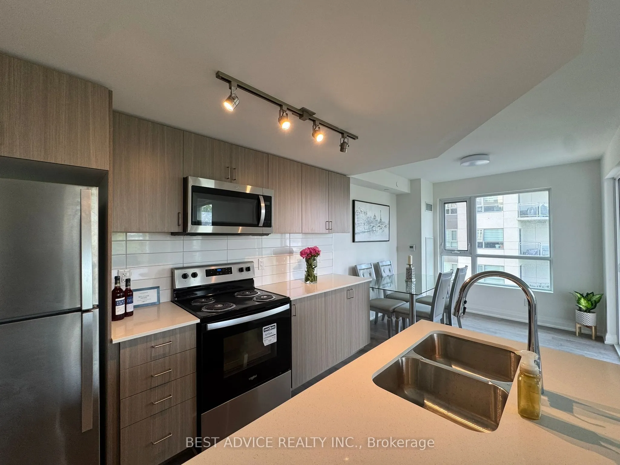 58 Lakeside Terrace, #706