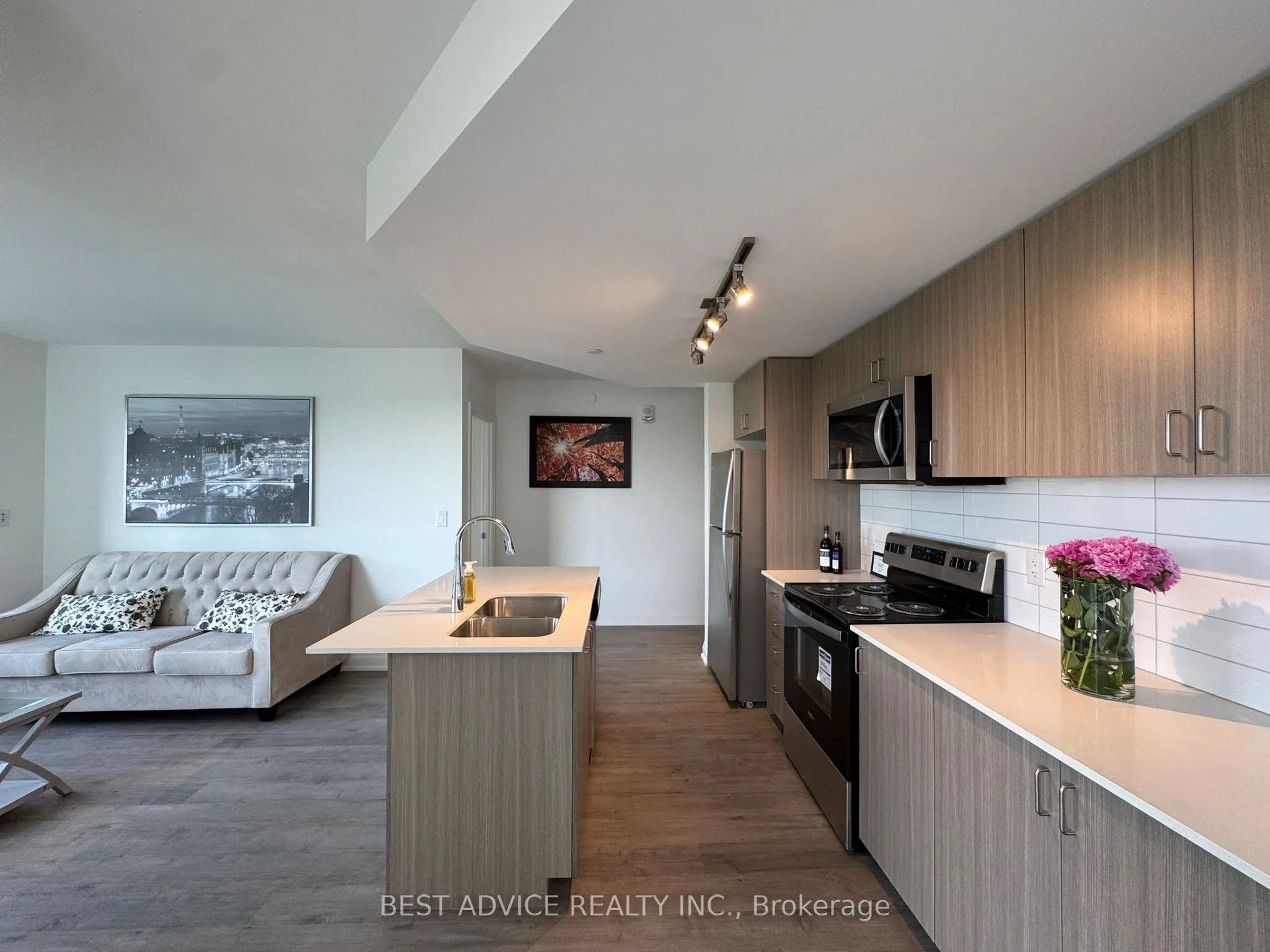58 Lakeside Terrace, #706