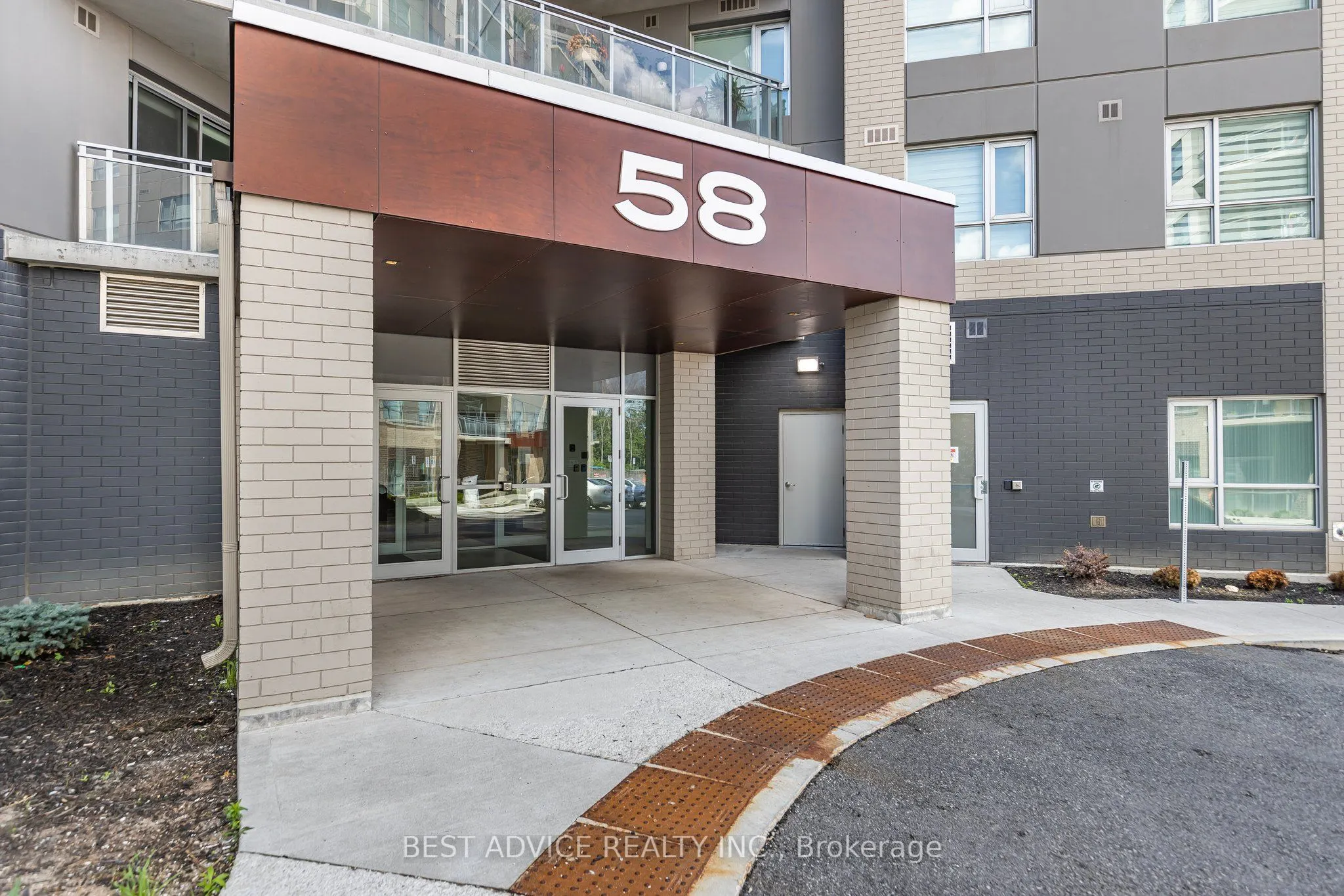 58 Lakeside Terrace, #706