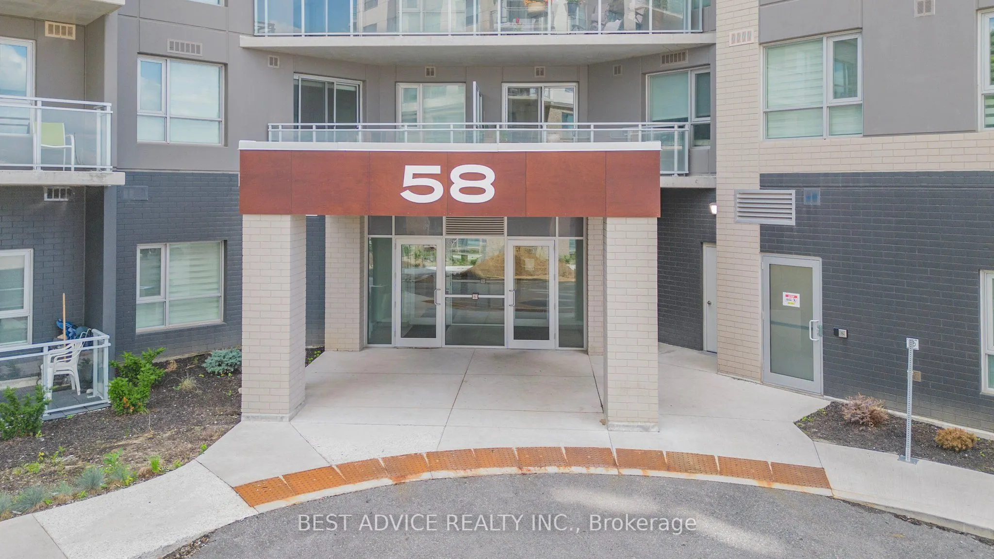 58 Lakeside Terrace, #706