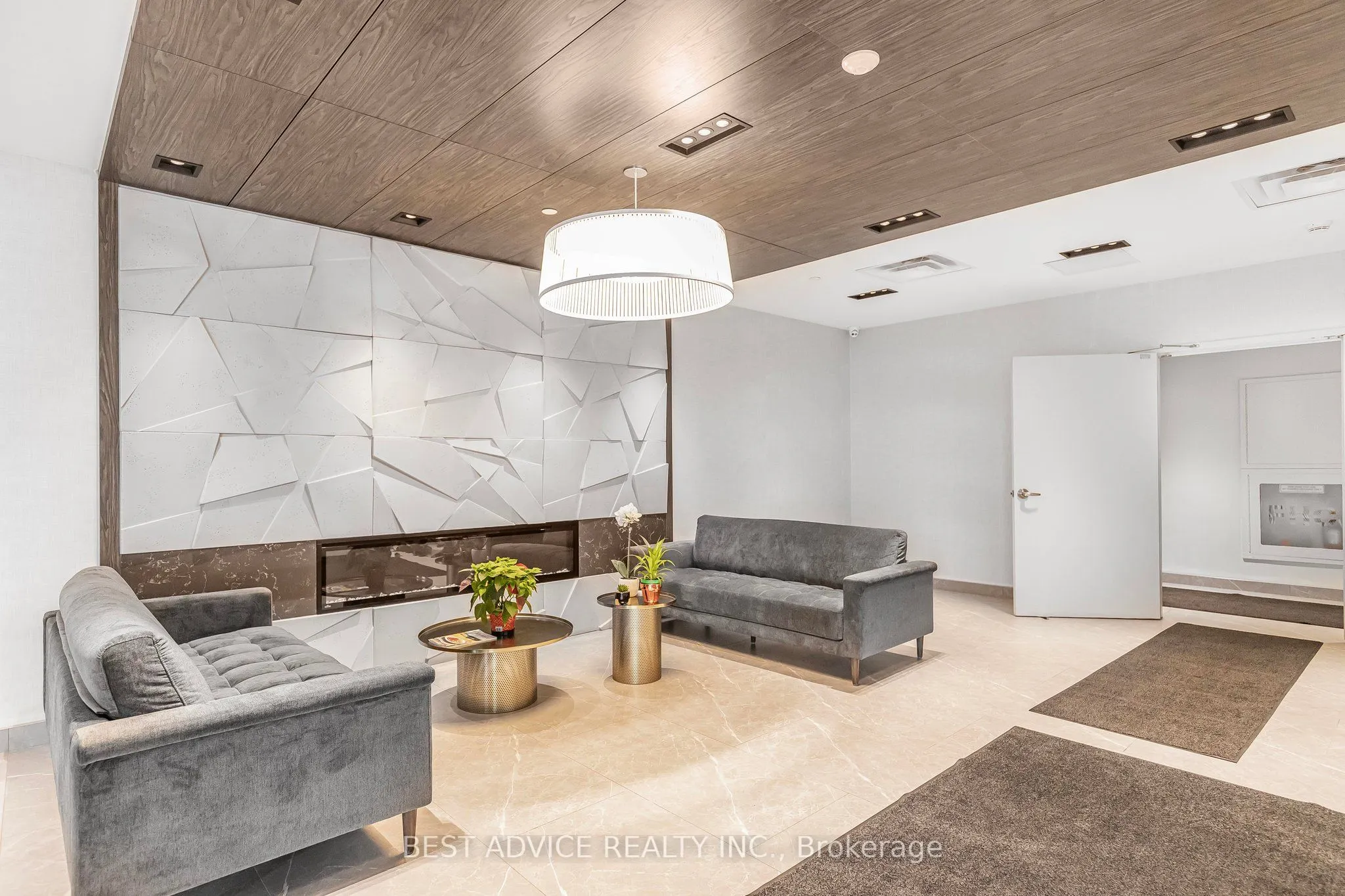 58 Lakeside Terrace, #706
