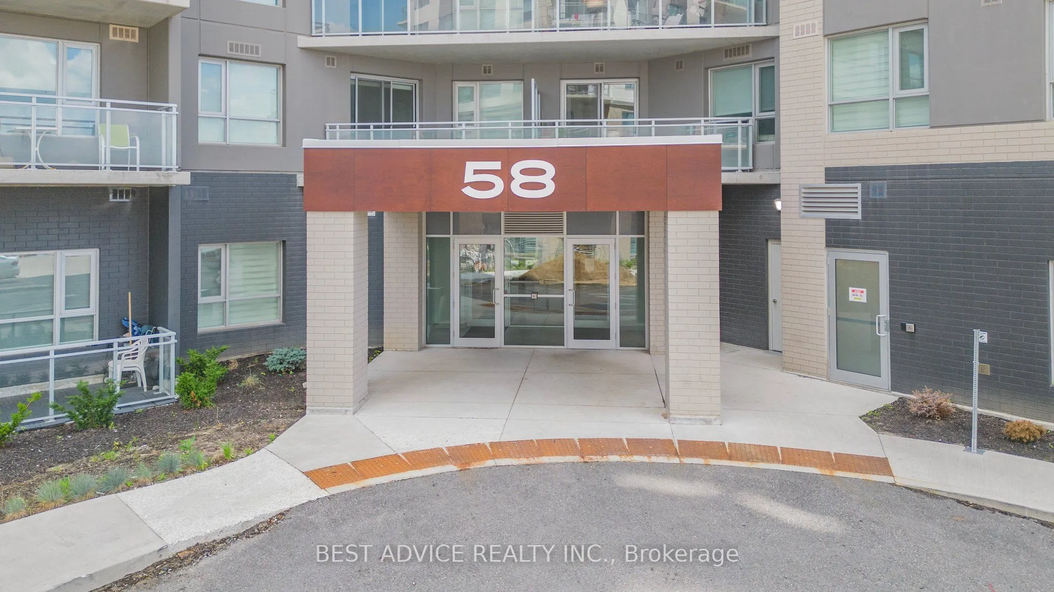 58 Lakeside Terrace, #706