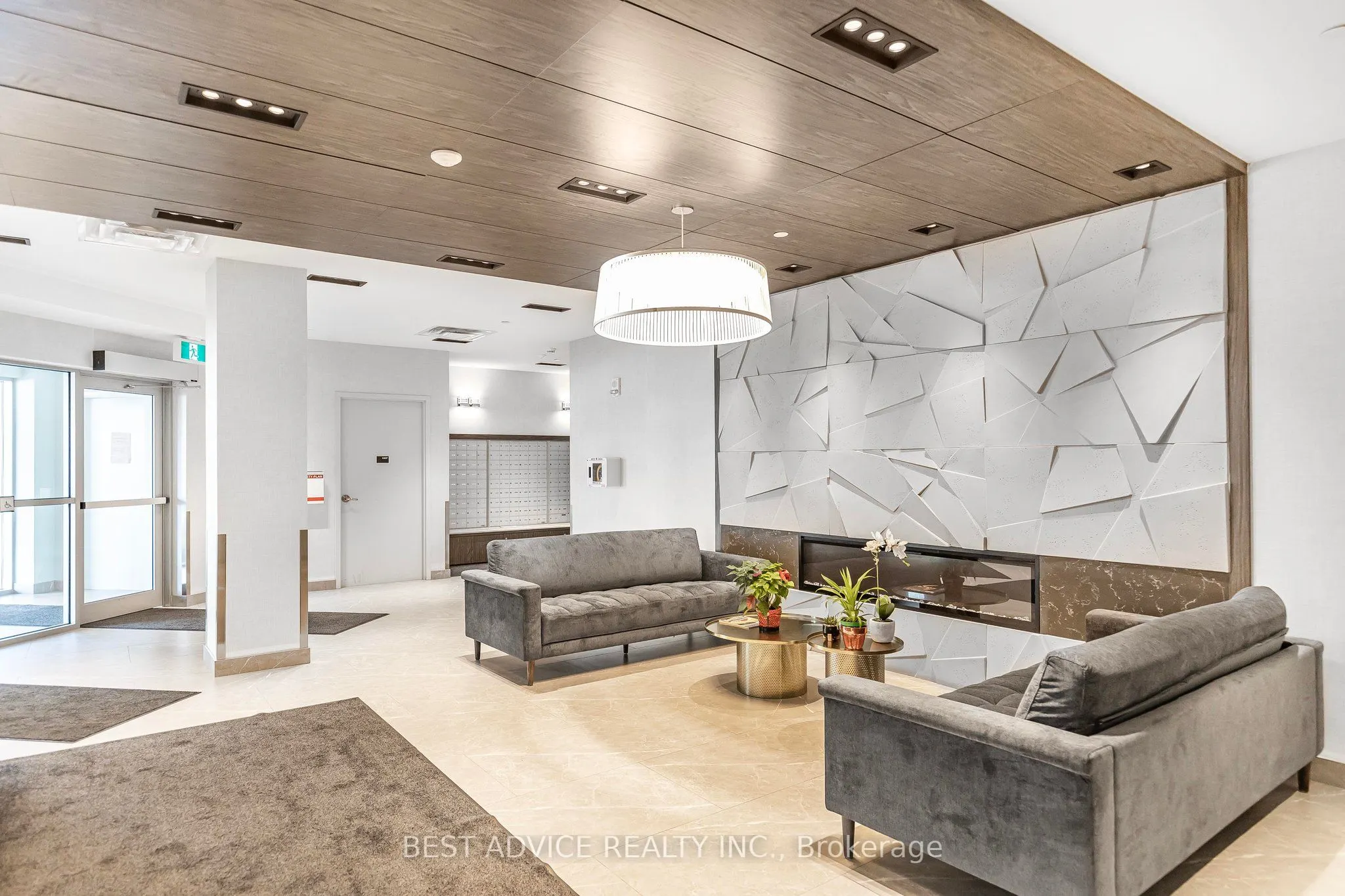 58 Lakeside Terrace, #706