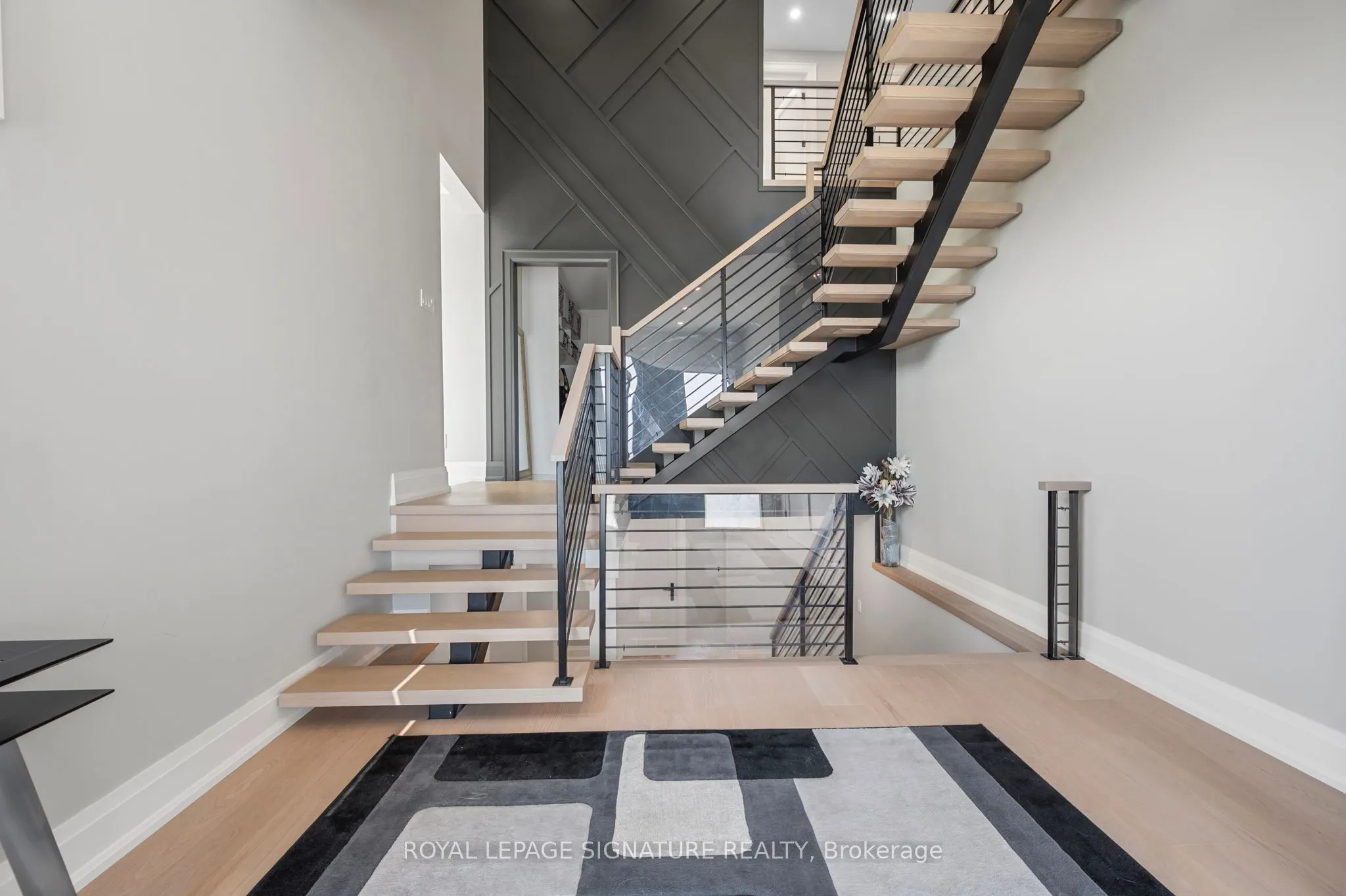 2978 Suntrac Drive