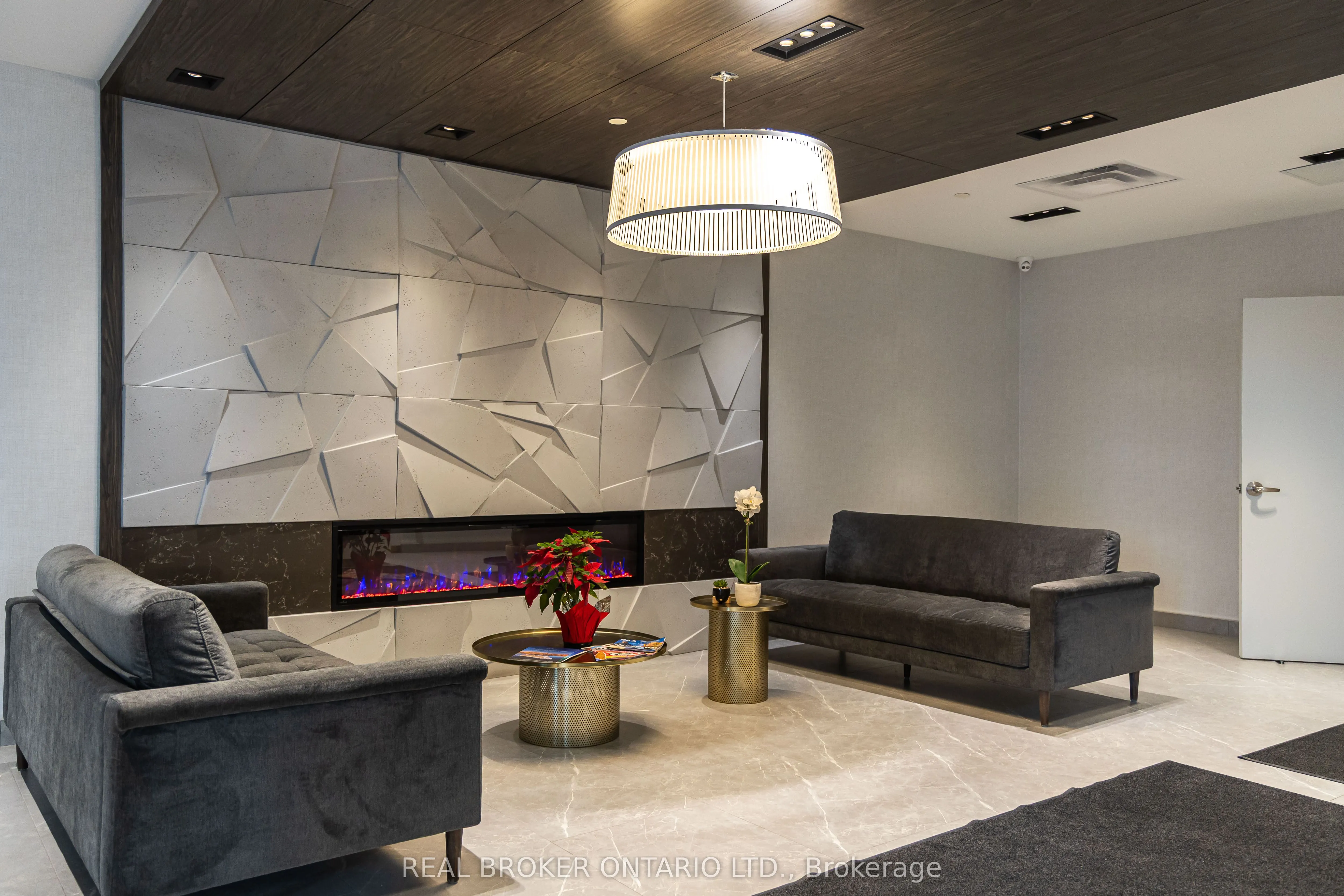 58 Lakeside Terrace, #108