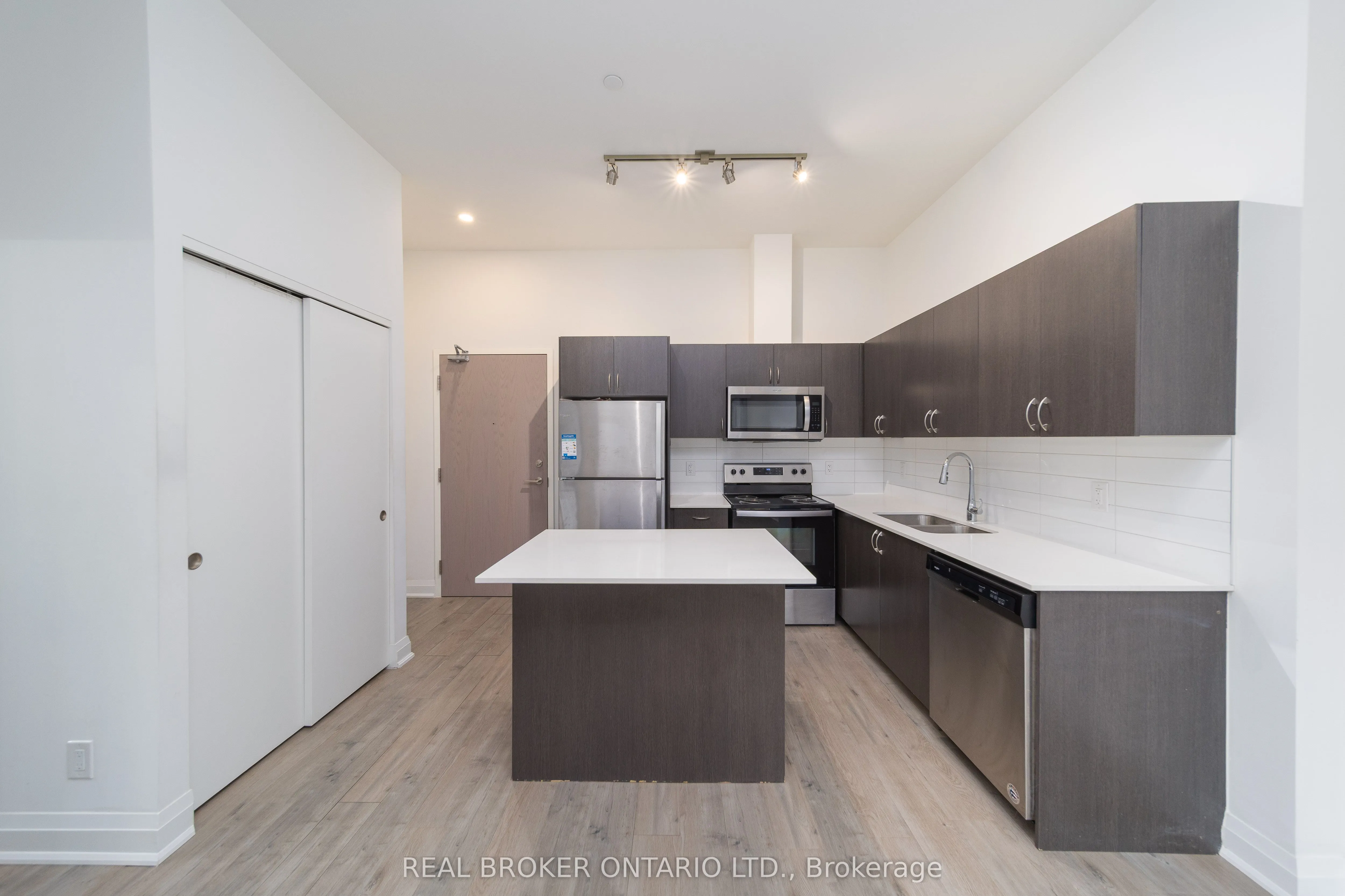 58 Lakeside Terrace, #108