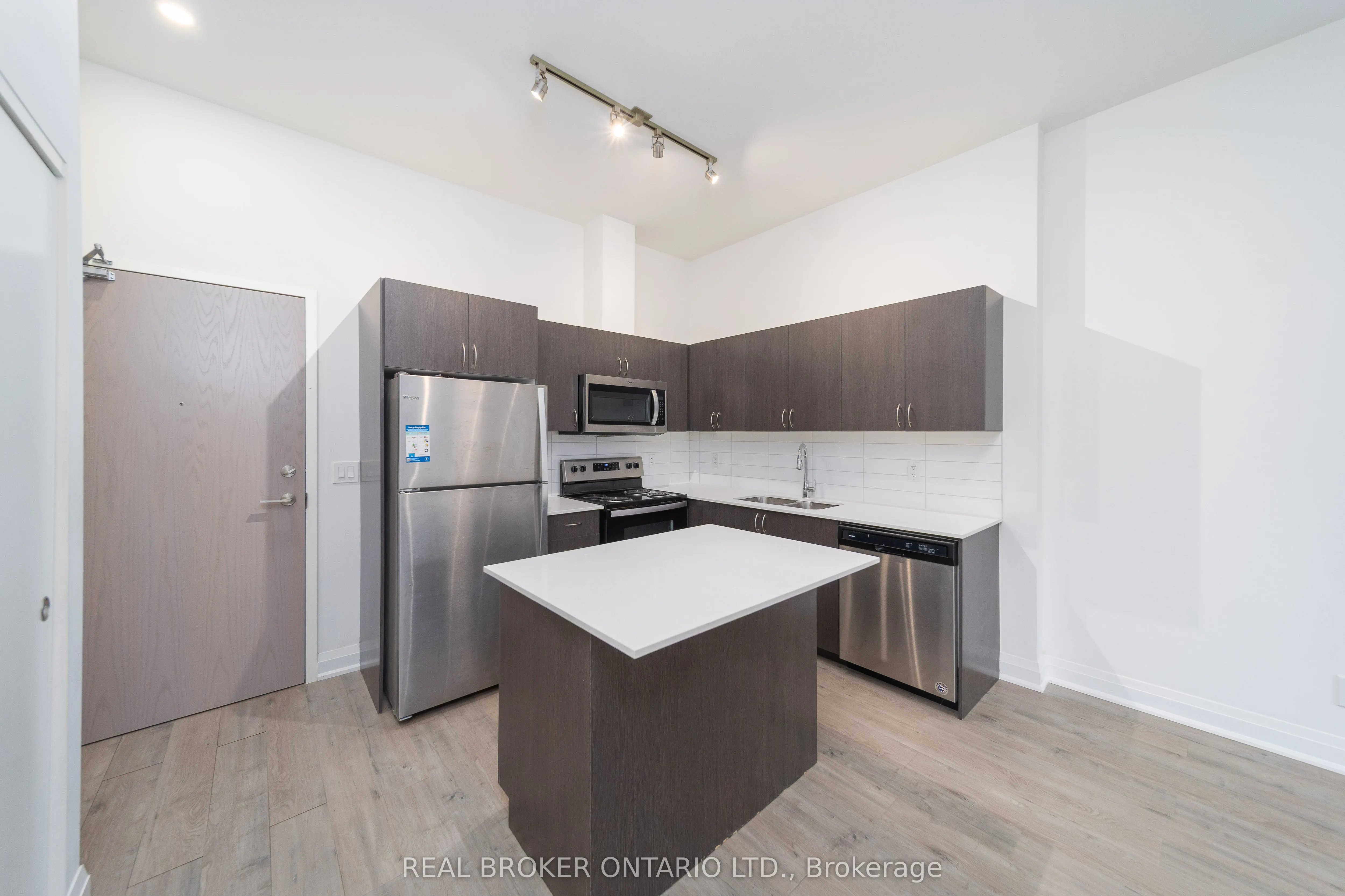 58 Lakeside Terrace, #108