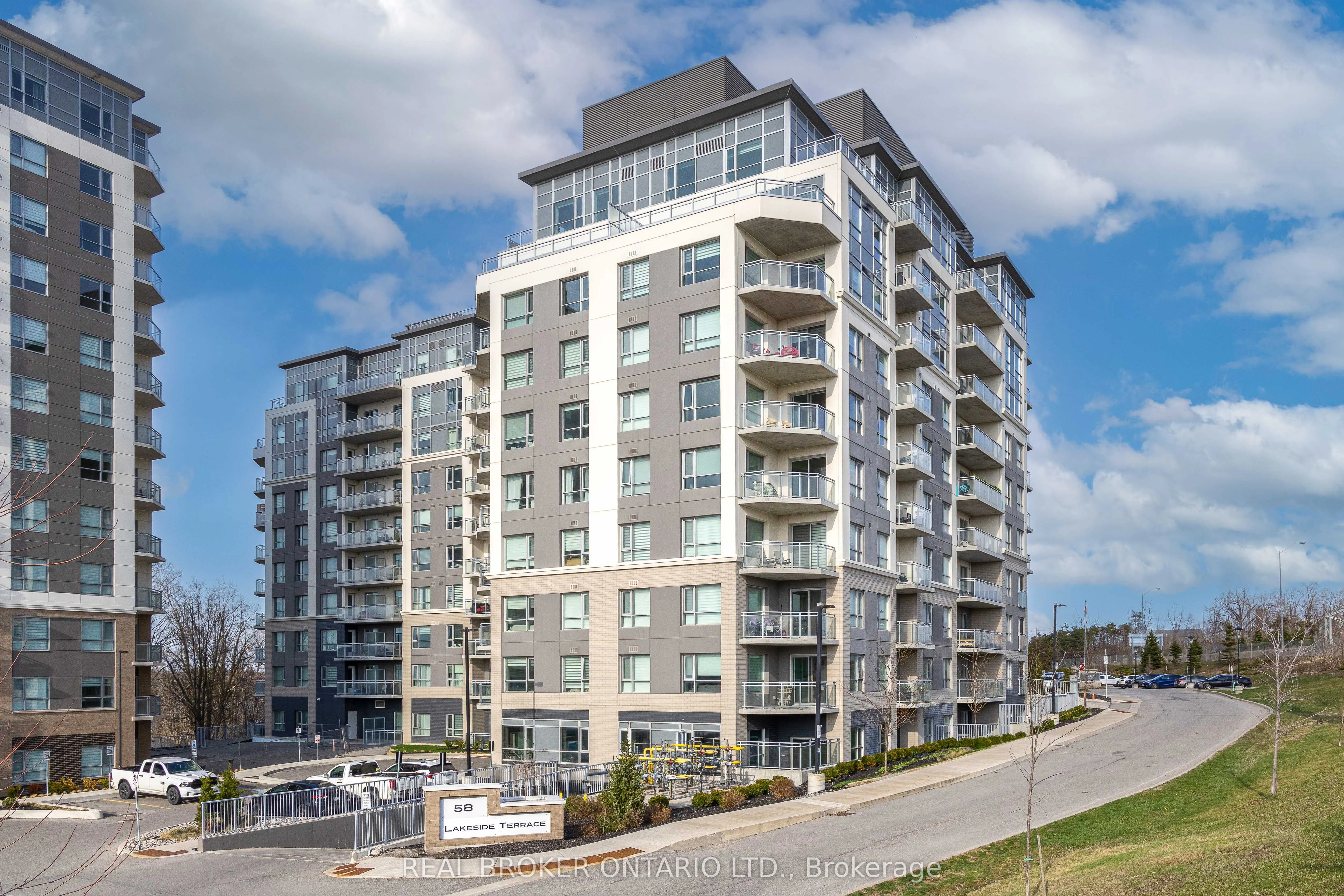 58 Lakeside Terrace, #108