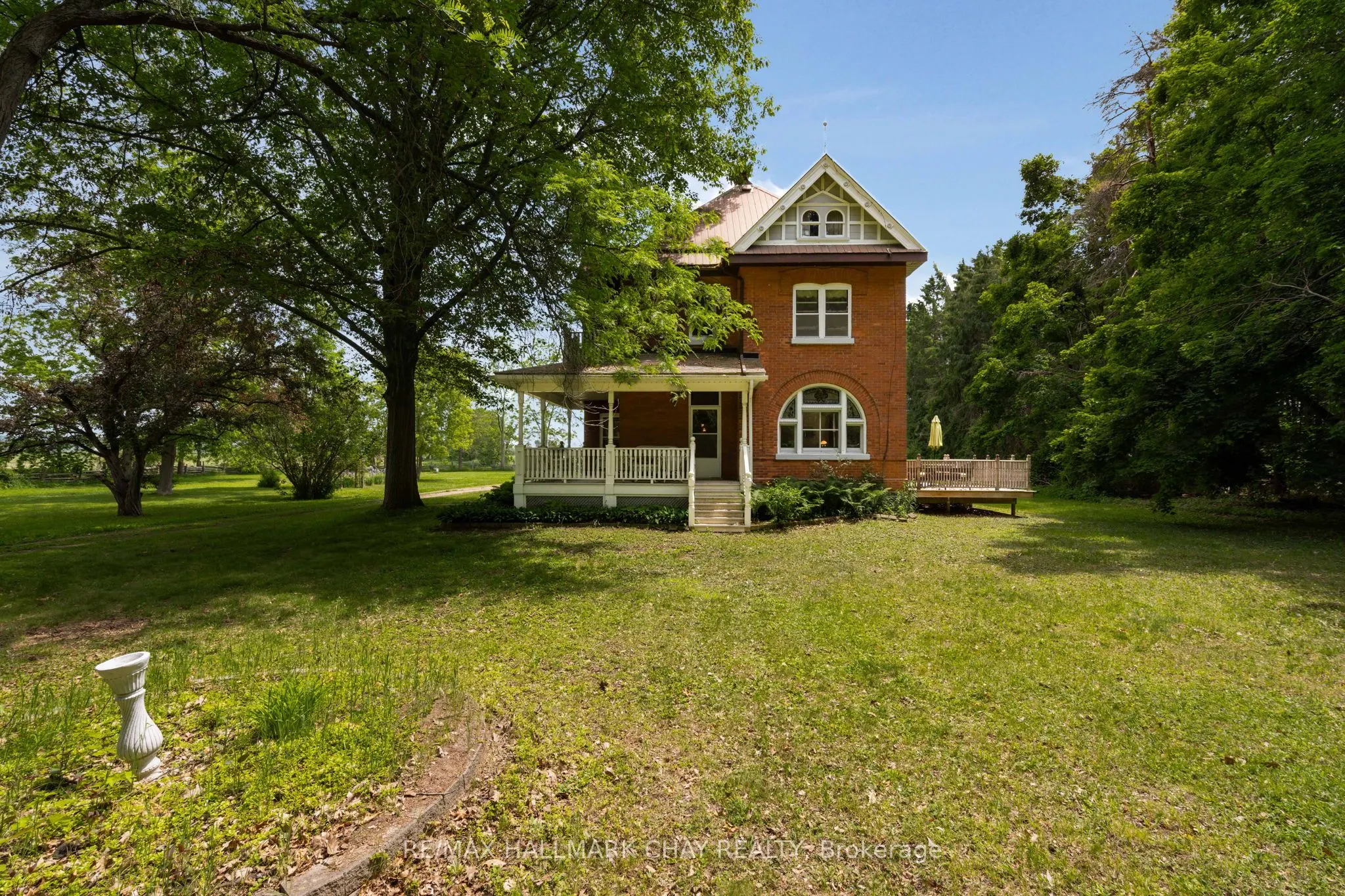 1407 Flos 8 Road W