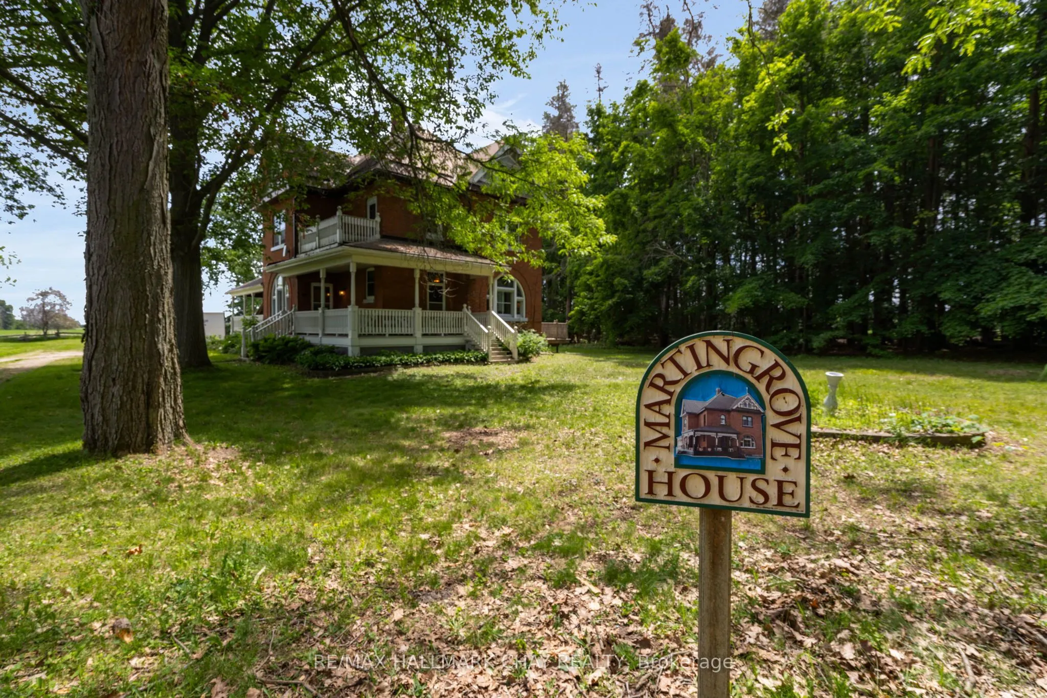 1407 Flos 8 Road W