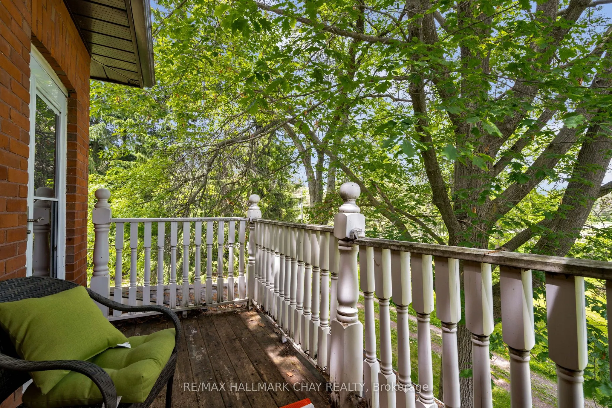 1407 Flos 8 Road W