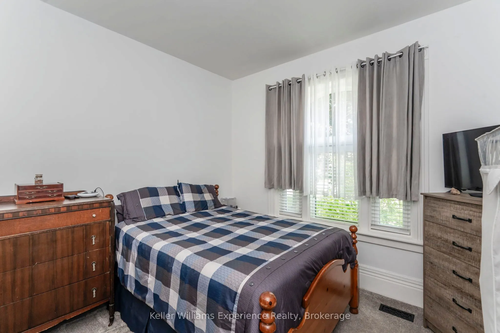 20 Yonge Street S