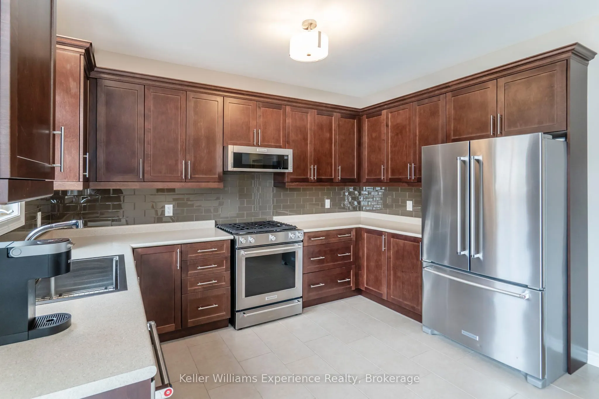 939 Stollar Place