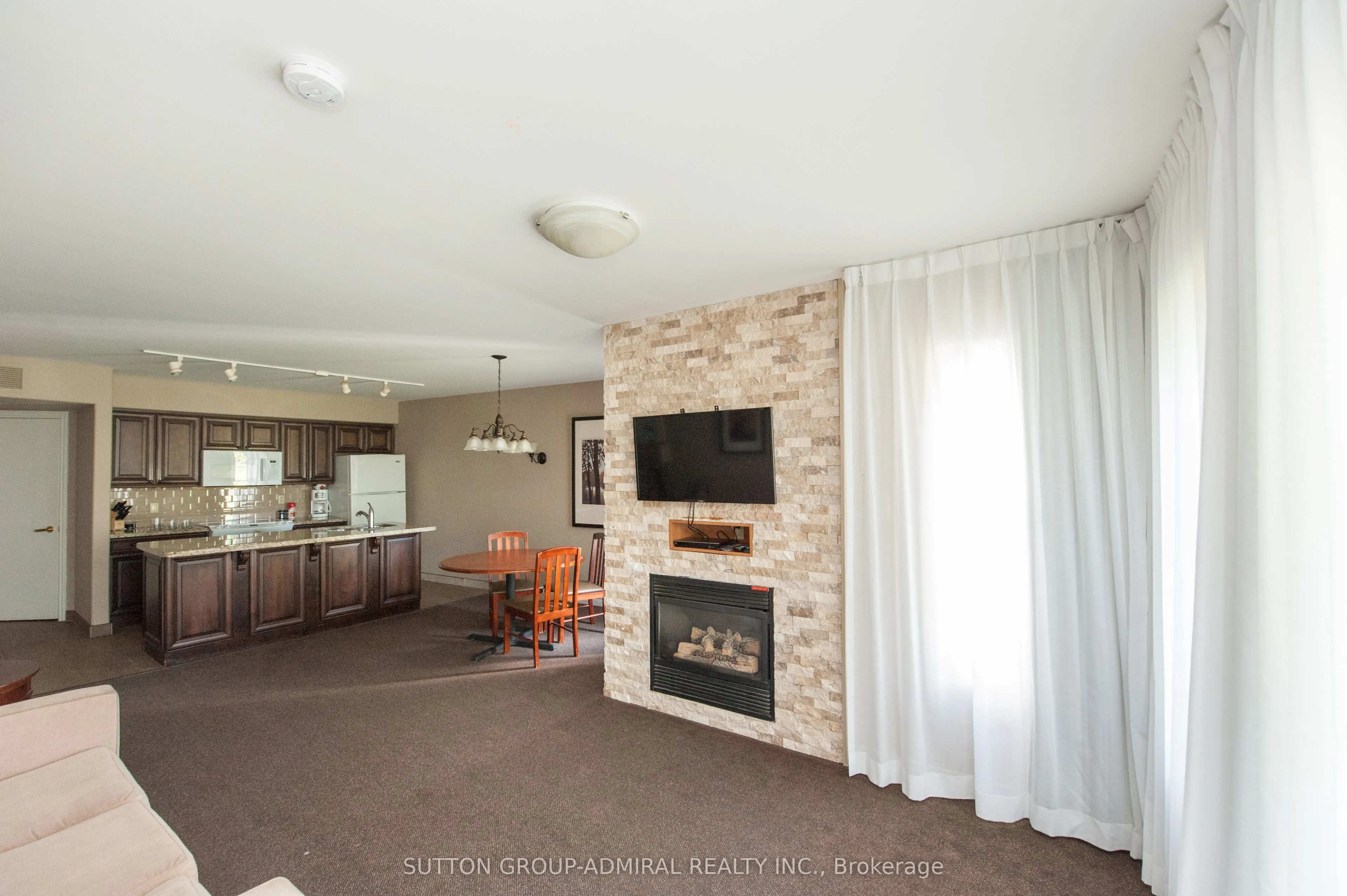 90 Highland Drive S, #2010