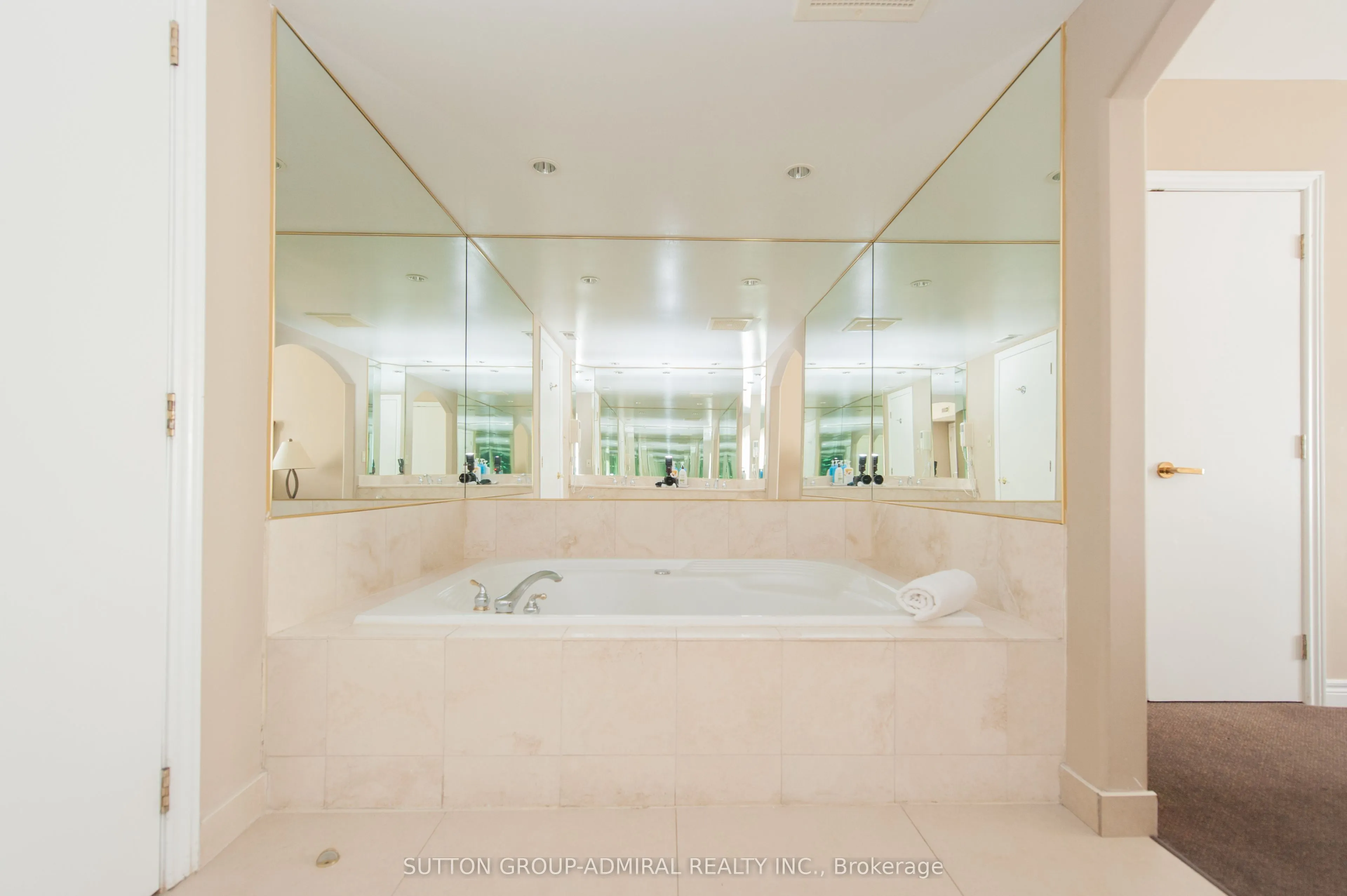 90 Highland Drive S, #2010
