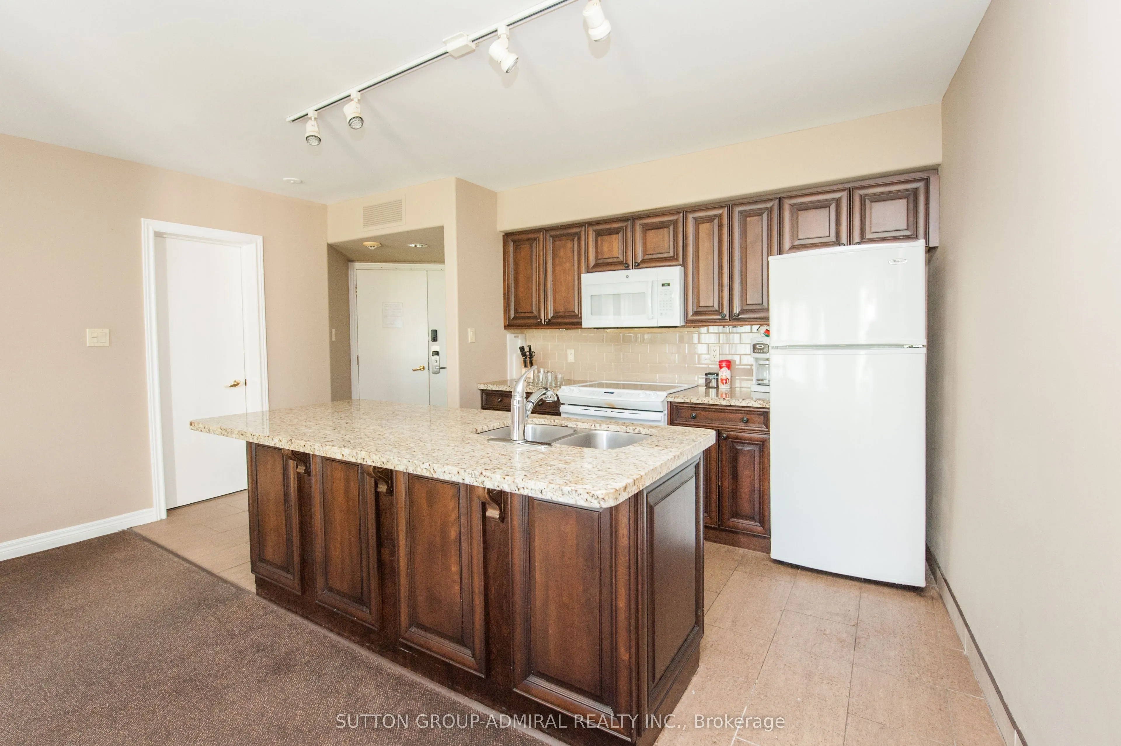 90 Highland Drive S, #2010